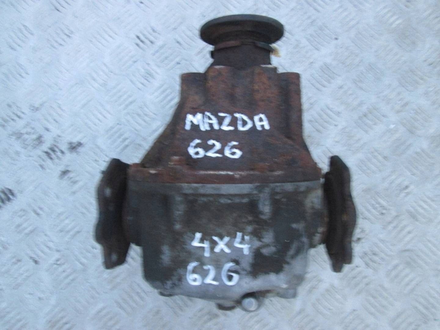 Diferencial trasero Mazda 626 4x4 Szpera 1.8 usado 3