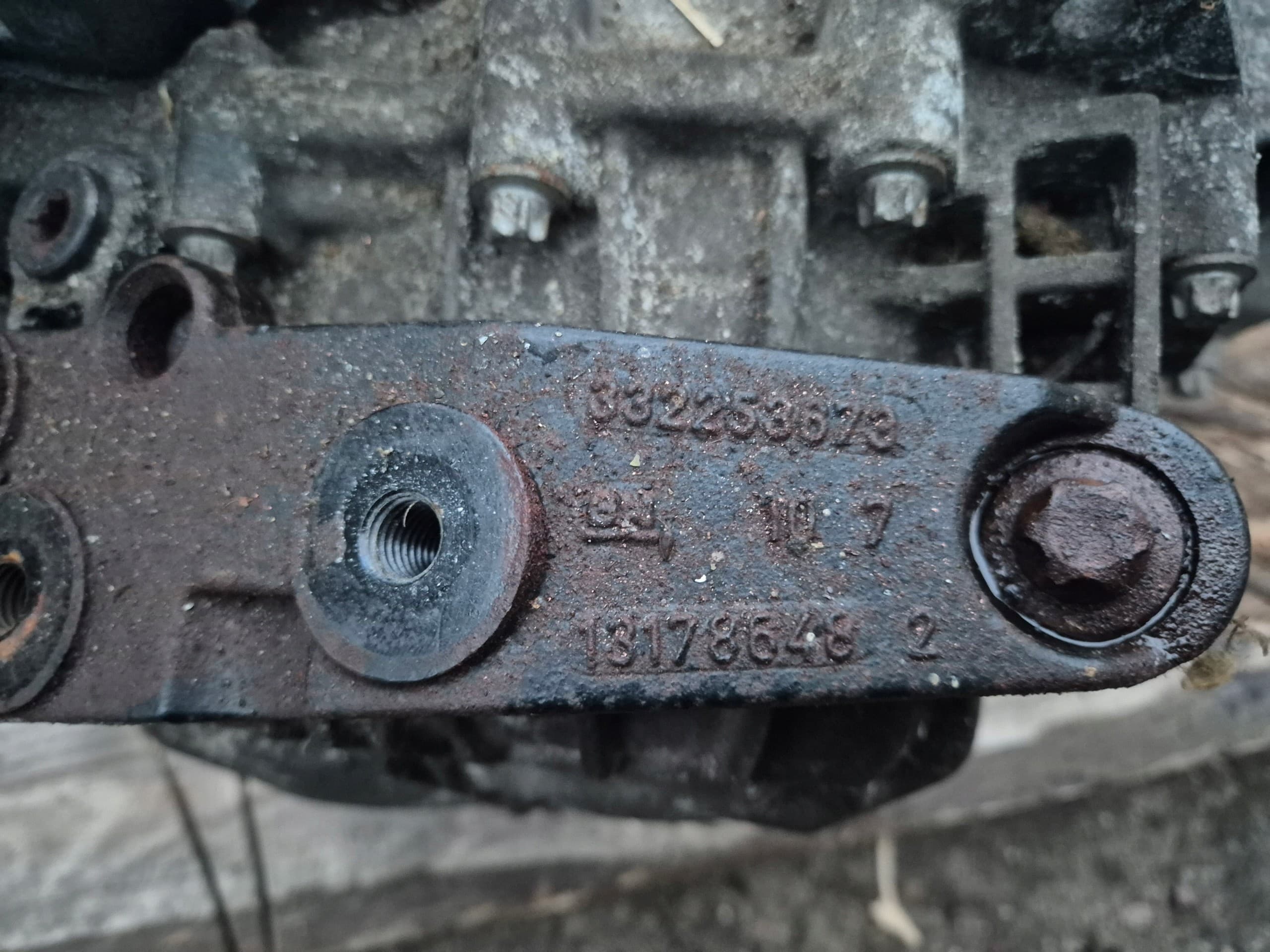 Caja de cambios M32 para Opel Meriva y Astra 1.7 Cdti usado 4