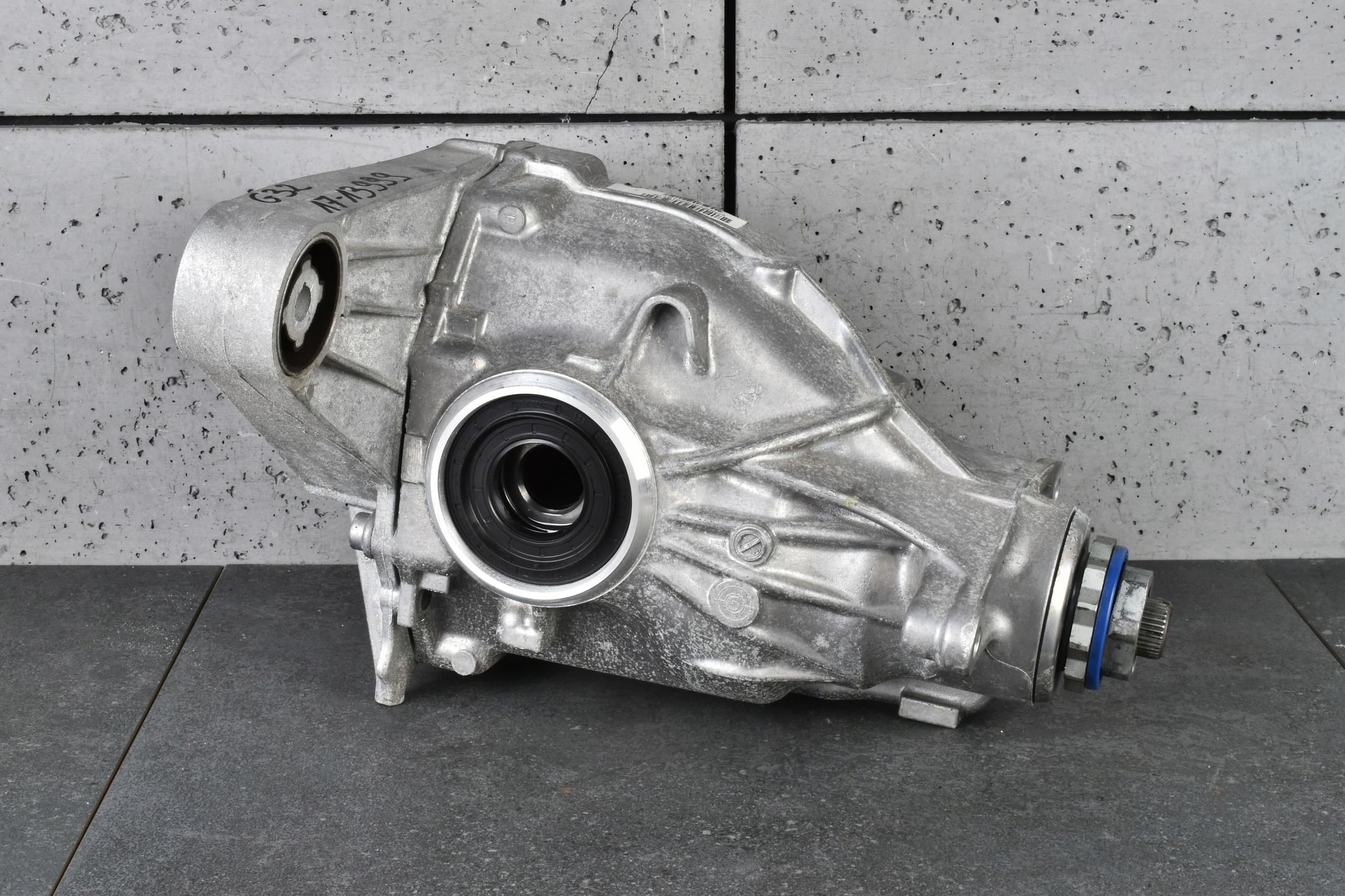 Diferencial trasero BMW 6 G32 7 G11 G12 3.08 8638073 B58 usado 5