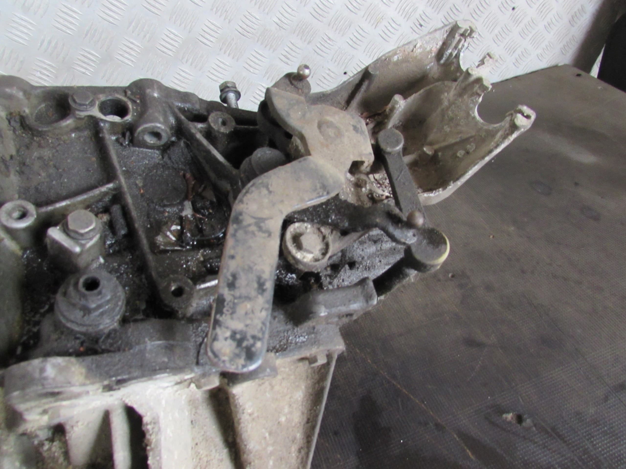 Transmisión 20DM59 Peugeot 407 2.0B 16V 04-11 usado 6