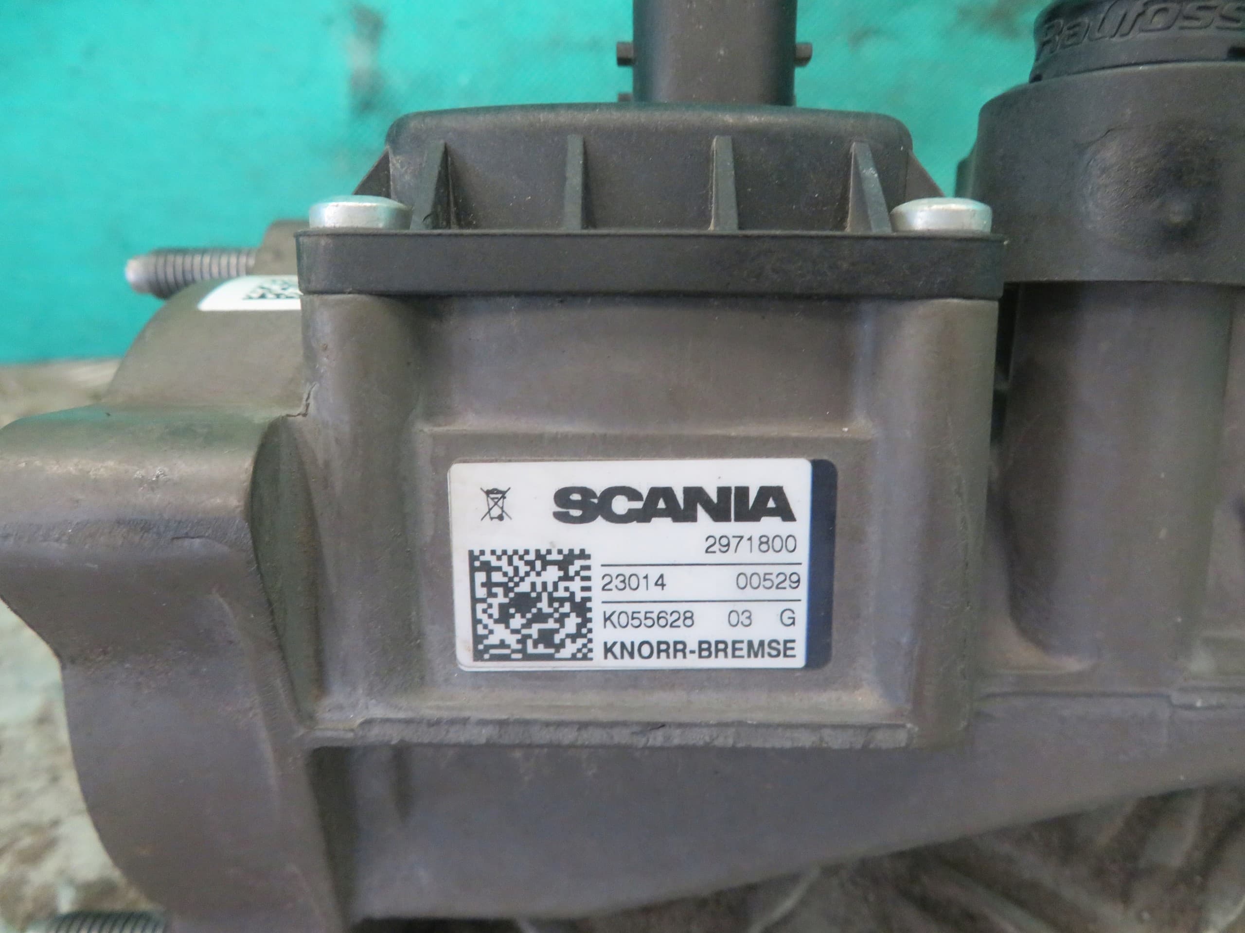 Válvula de freno Scania G410 23R usado 5