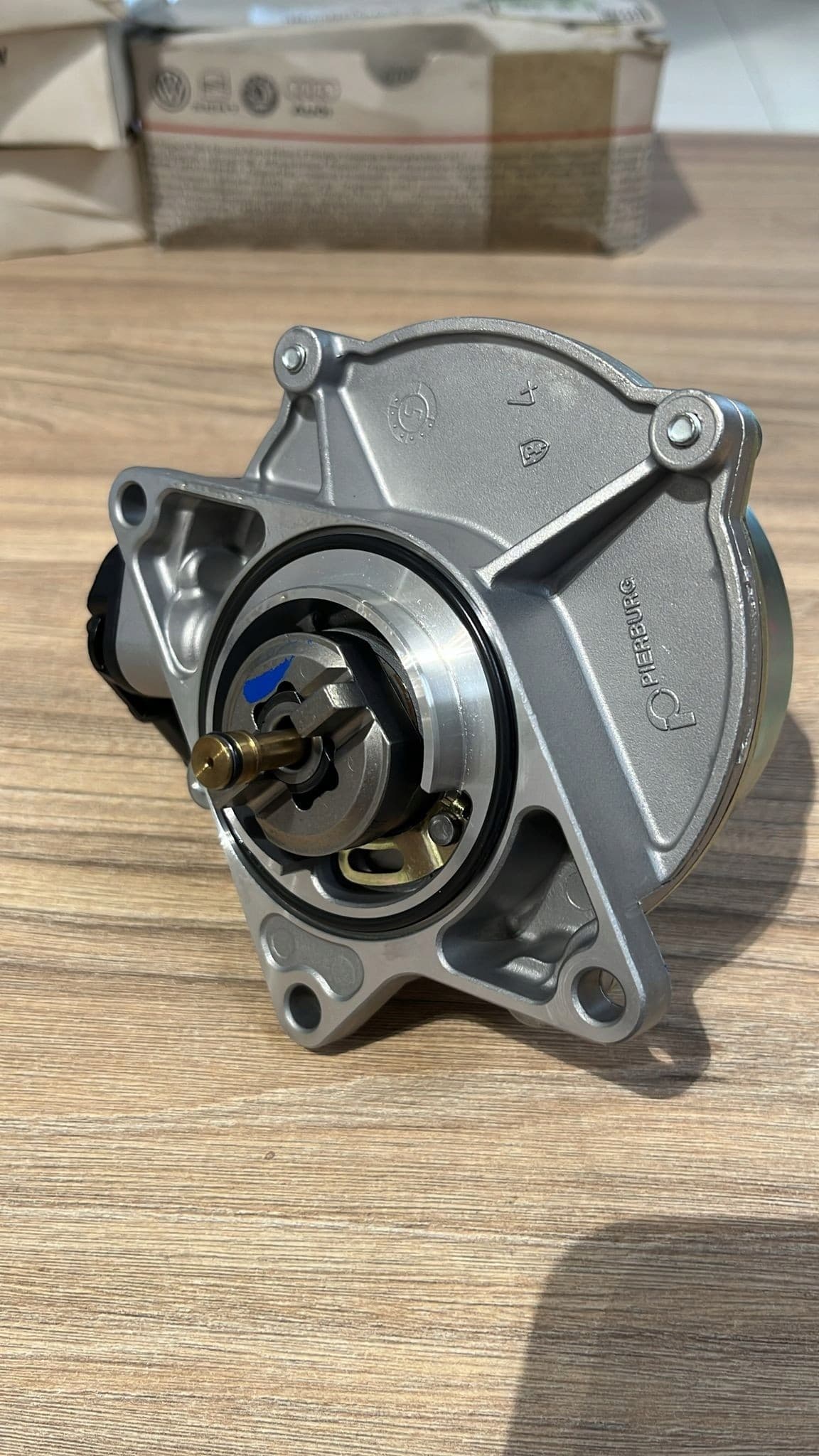 Bomba de Vacío 057145100K nuevo