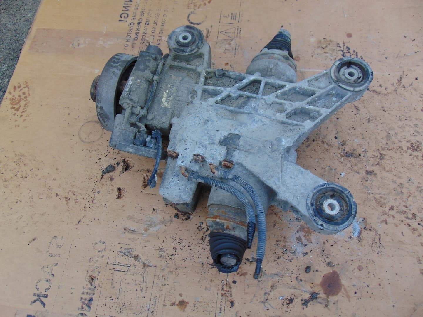 Puente diferencial trasero Skoda Octavia II Lift 0BR525010B usado 2
