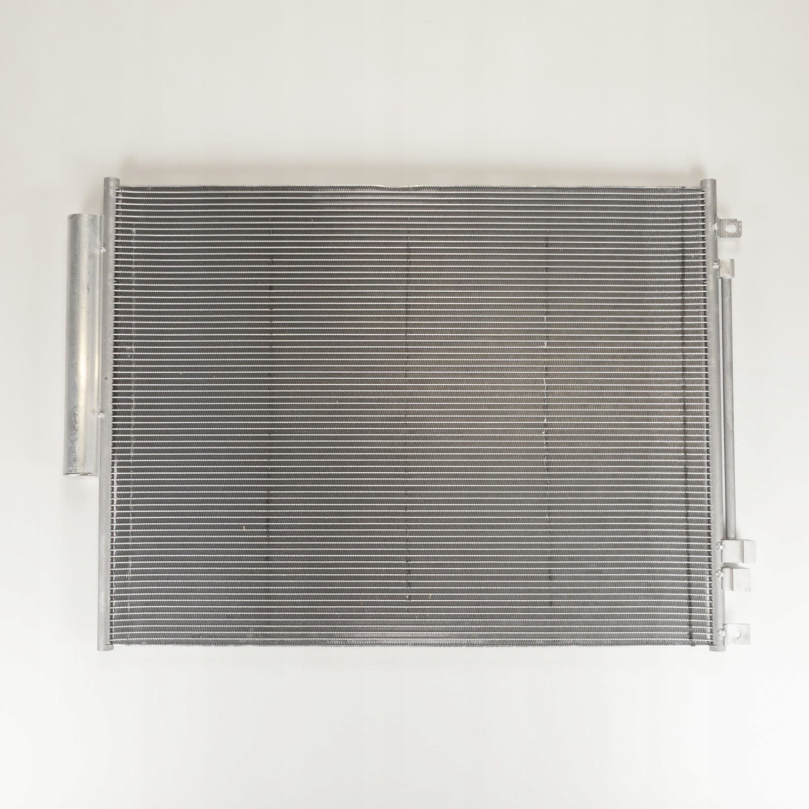 Condensador de aire acondicionado Nissens 940972 nuevo 2