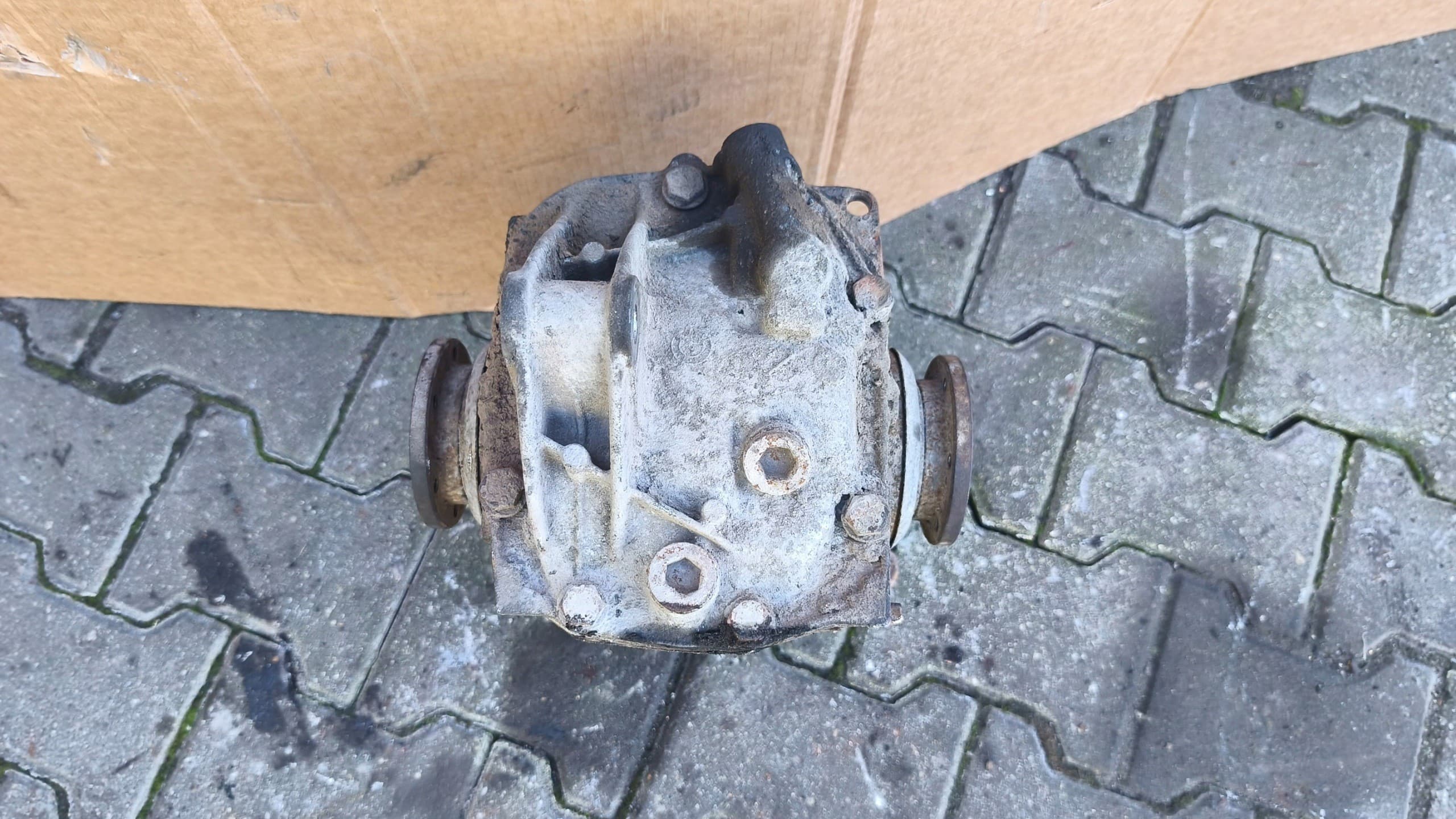 Difusor de diferencial BMW E46 318i 2001 1428168/E8049L 3.38 usado 9
