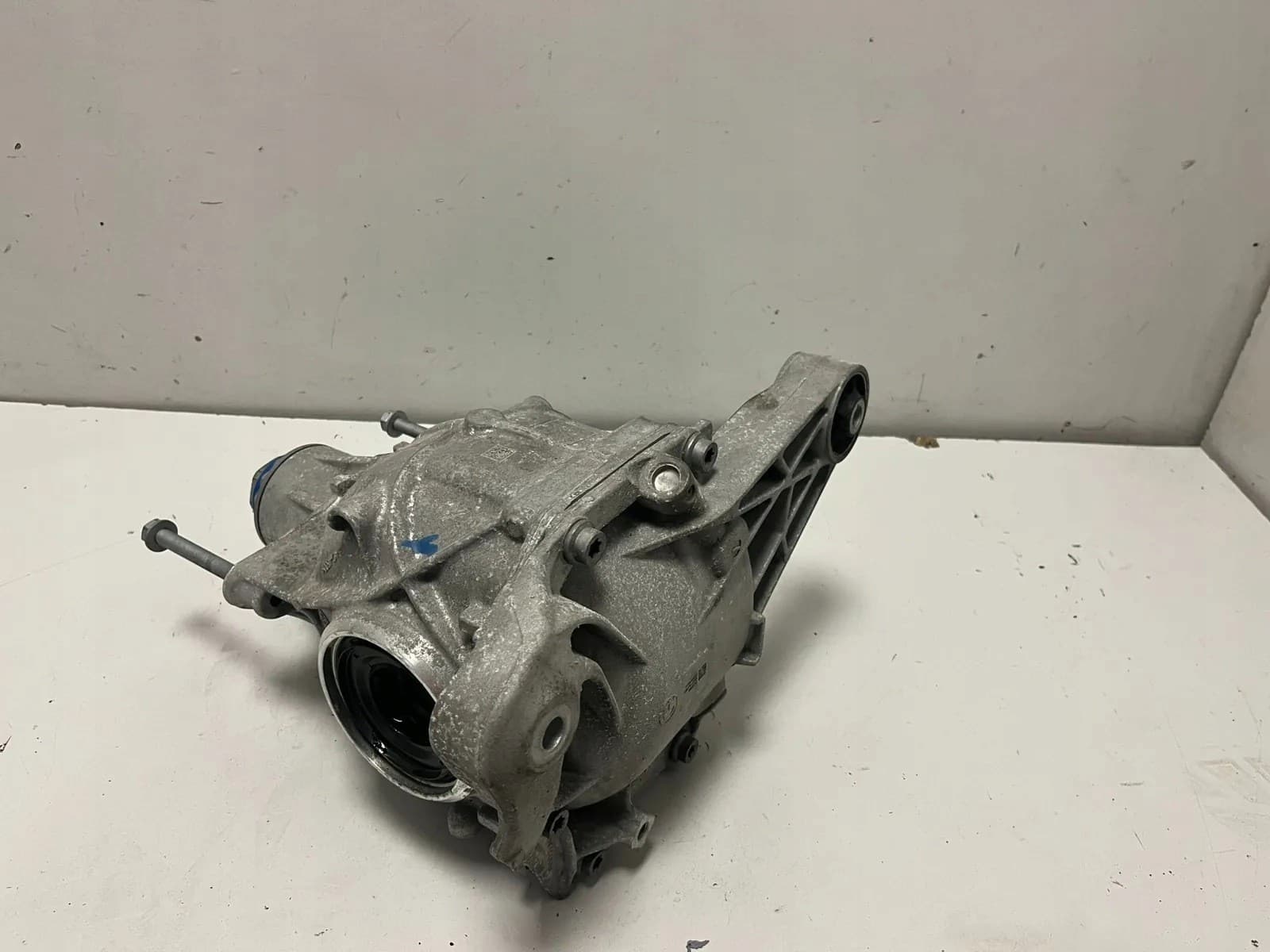 Reductor trasero BMW 8849913 3.0L híbrido 210kW 2023 usado 4