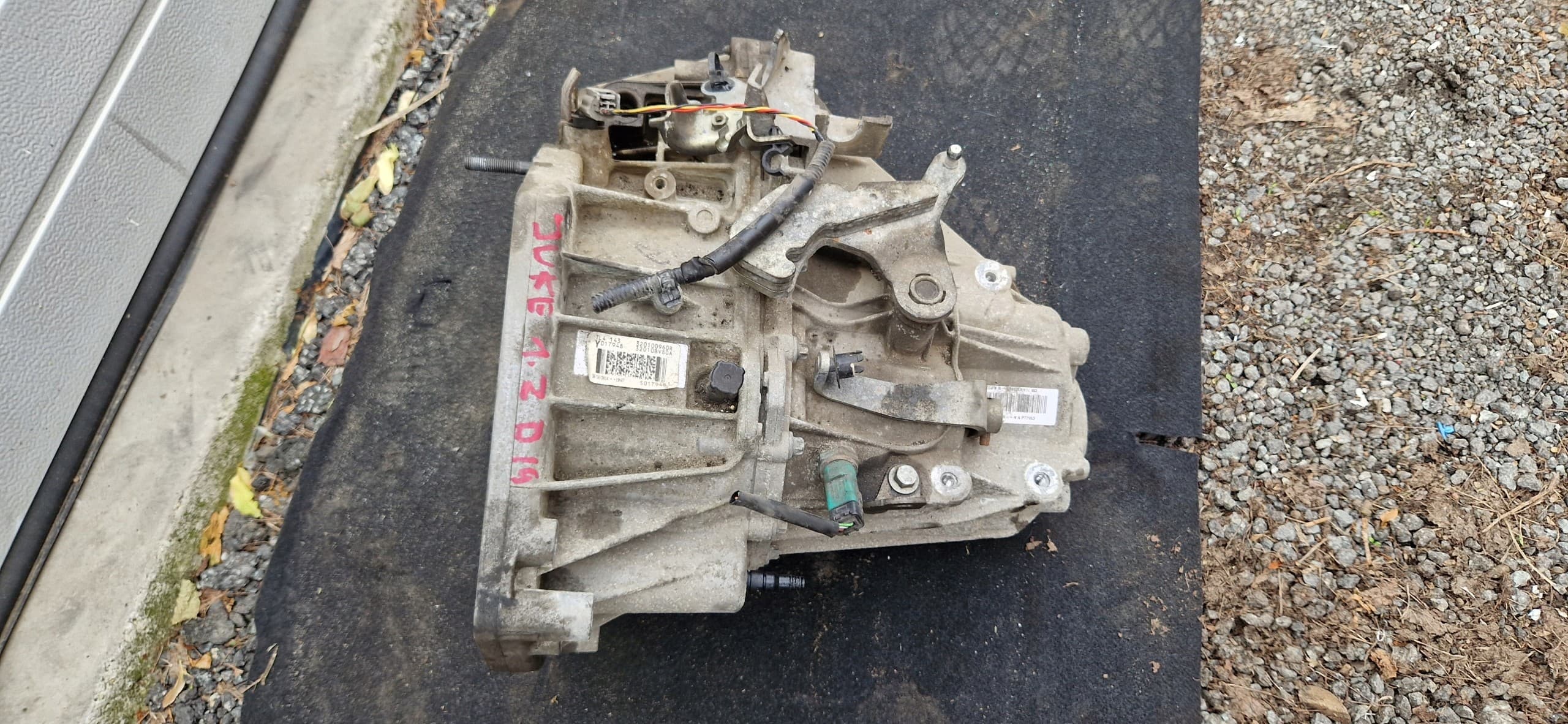Transmisión manual Nissan Juke F15 1,2 Dig-T económica usado