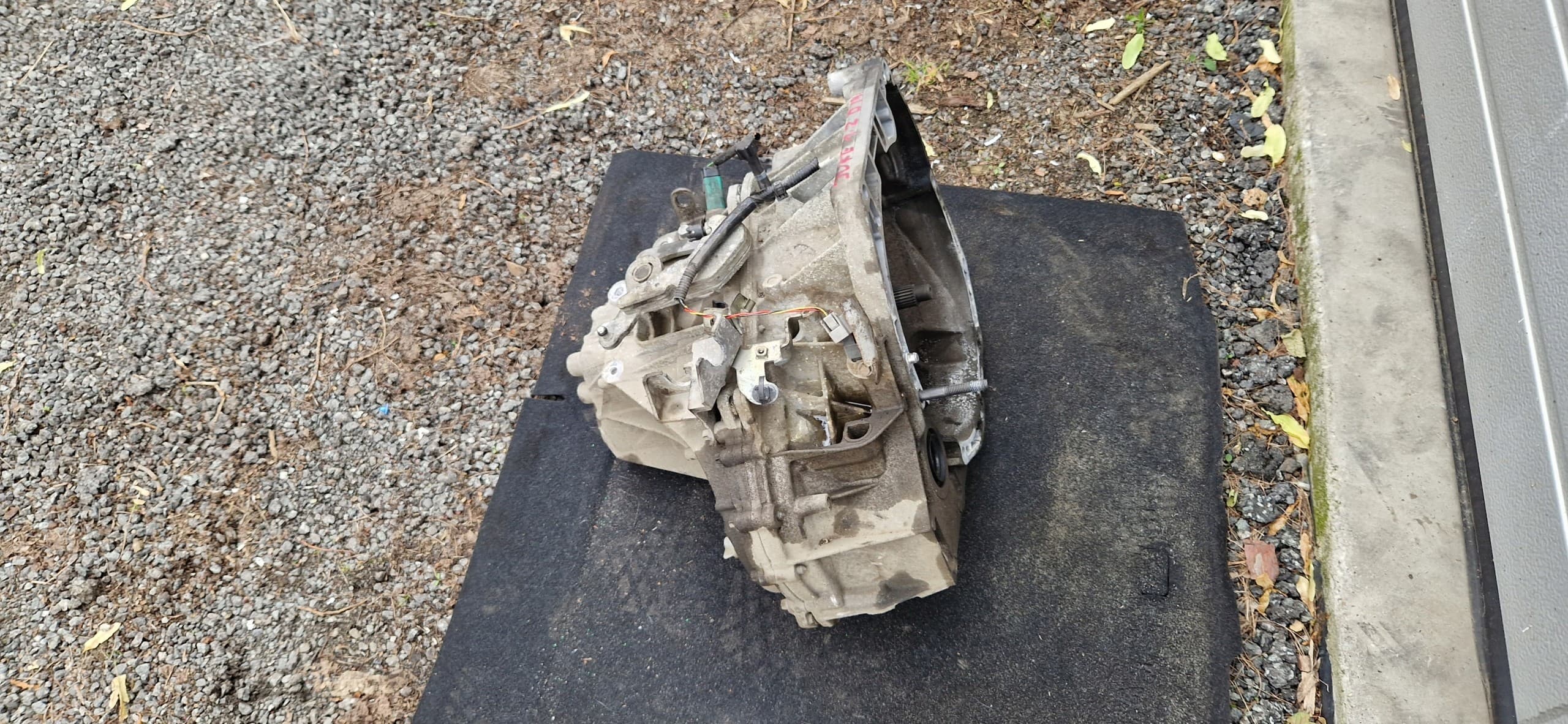 Transmisión manual Nissan Juke F15 1,2 Dig-T económica usado 2