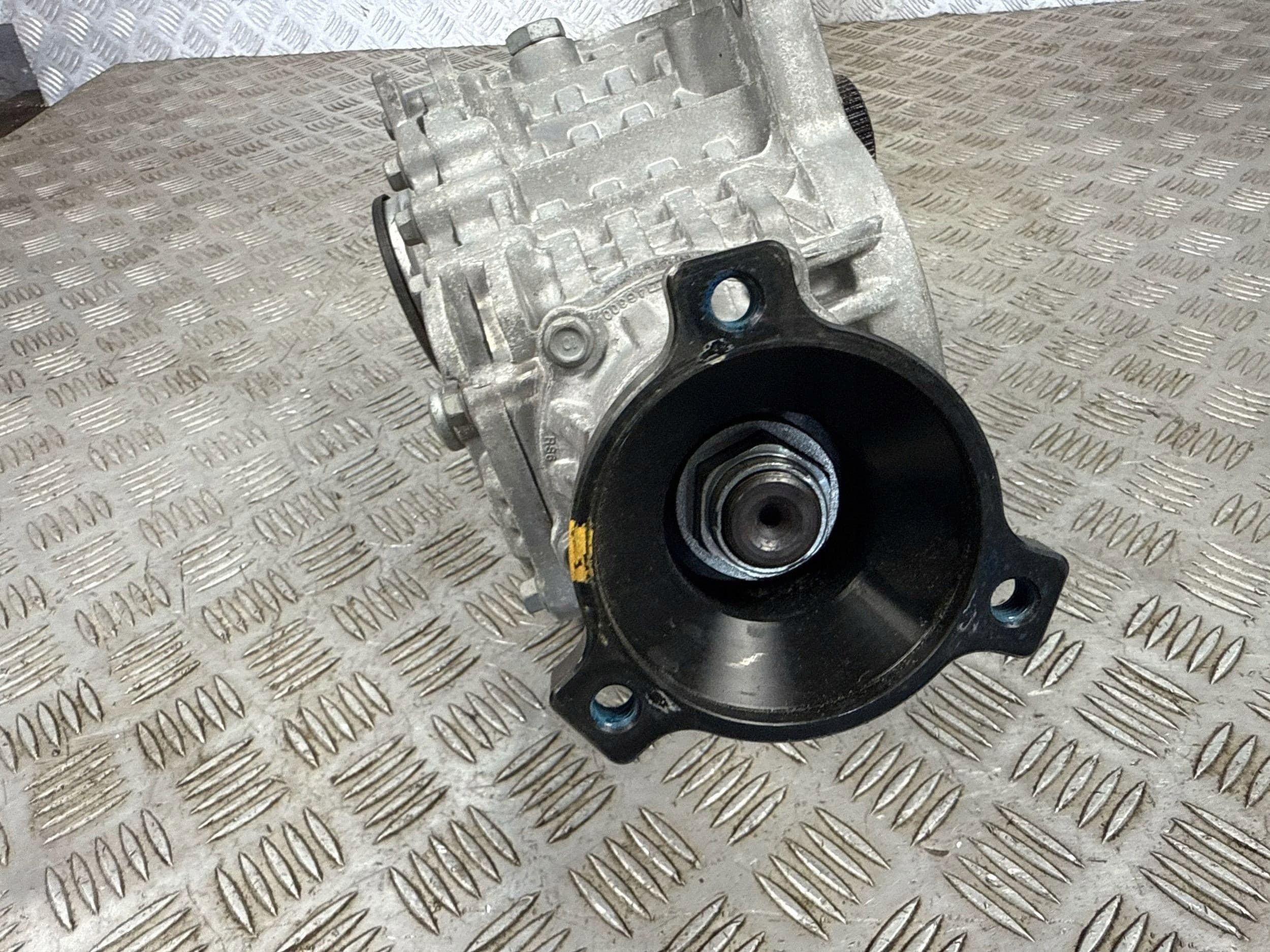 Diferencial delantero Kia Sportage 2024 PHEV3D310 usado 7
