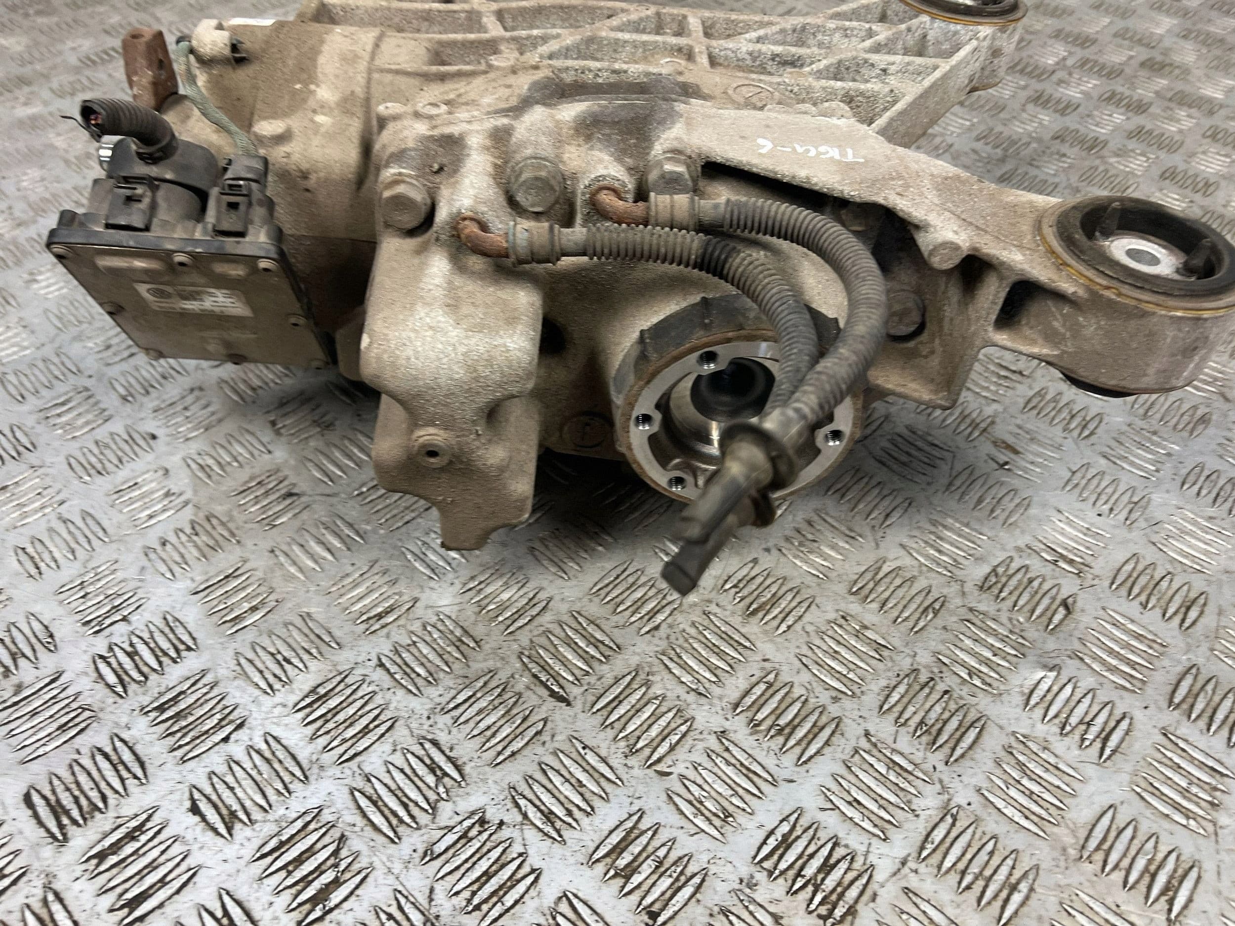 Diferencial Trasero Volkswagen Tiguan 2019 0CQ525010M usado 5