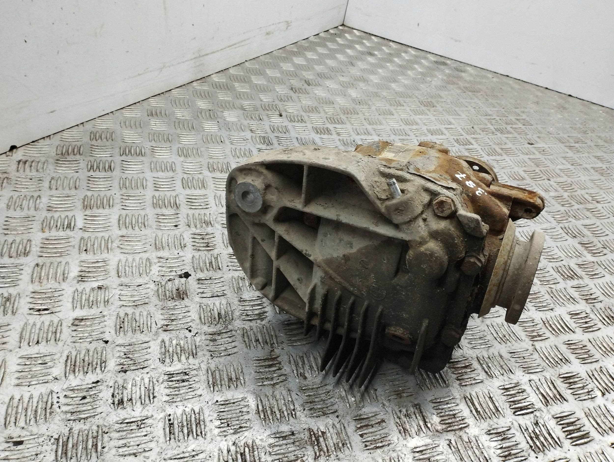 Diferencial trasero BMW X5 E53 75106596 usado 7