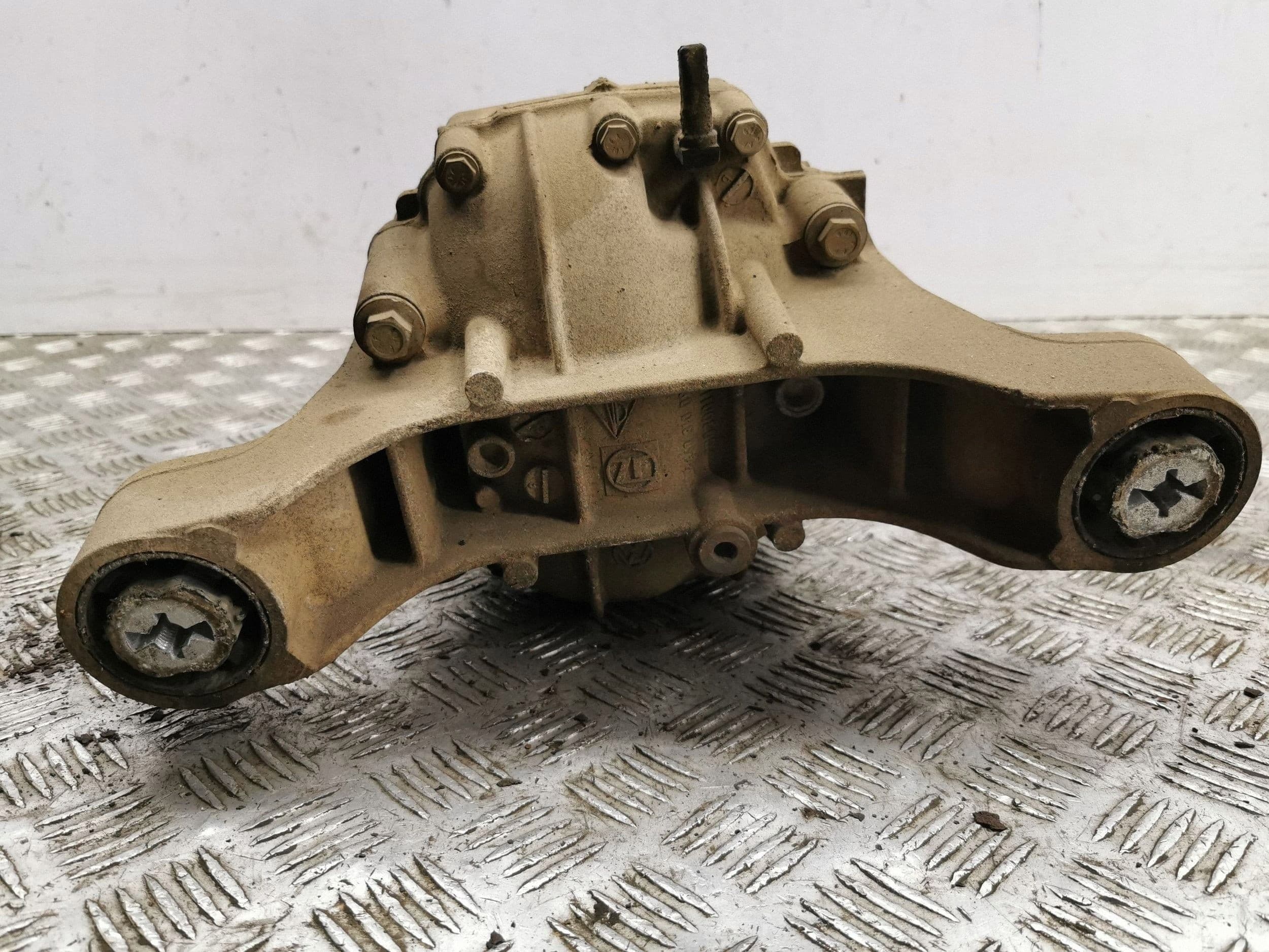 Diferencial trasero Porsche Cayenne (92A) 0BP525015H usado 4