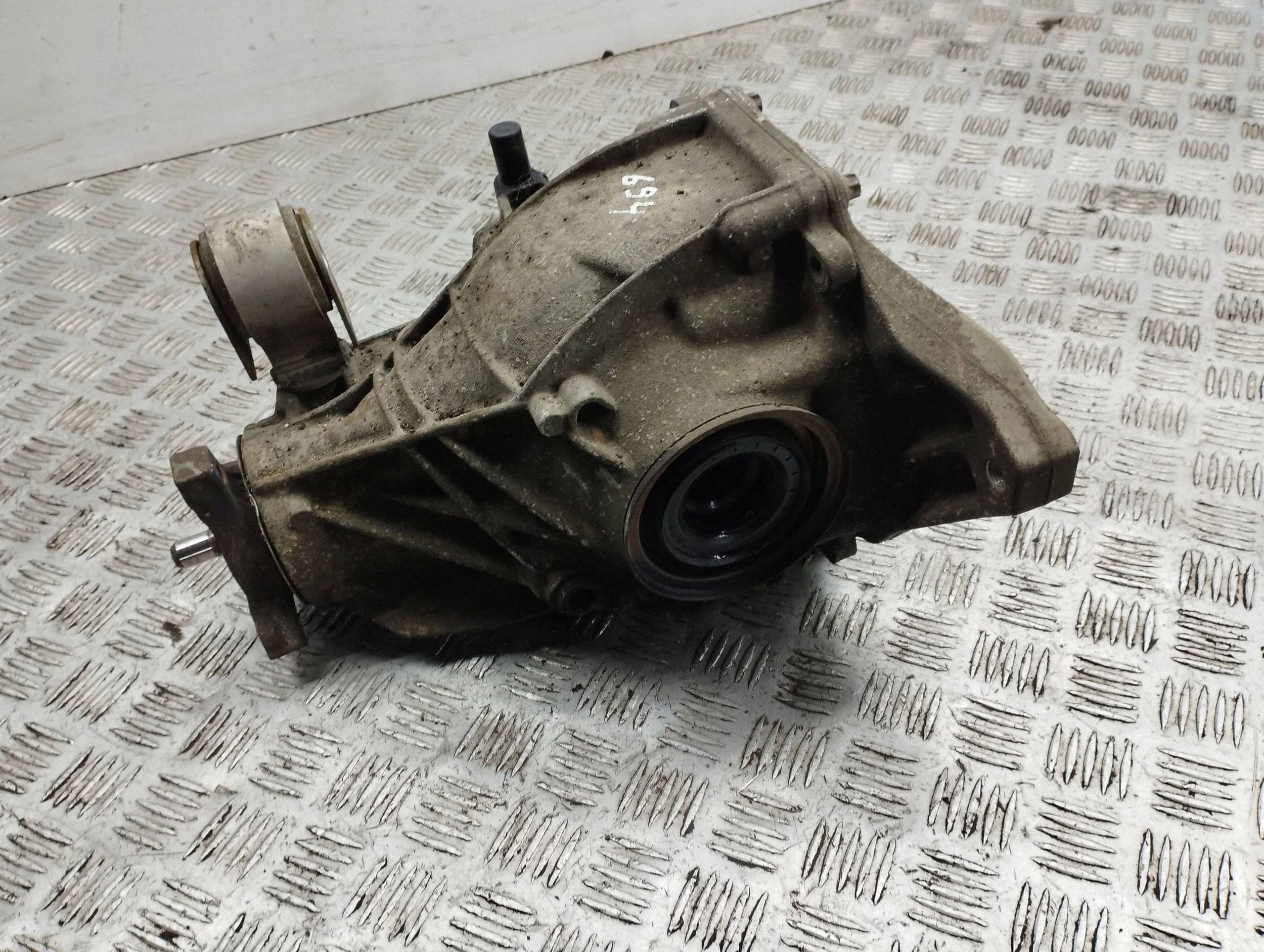Diferencial trasero Mercedes-Benz E W213 A2133510008 usado 7