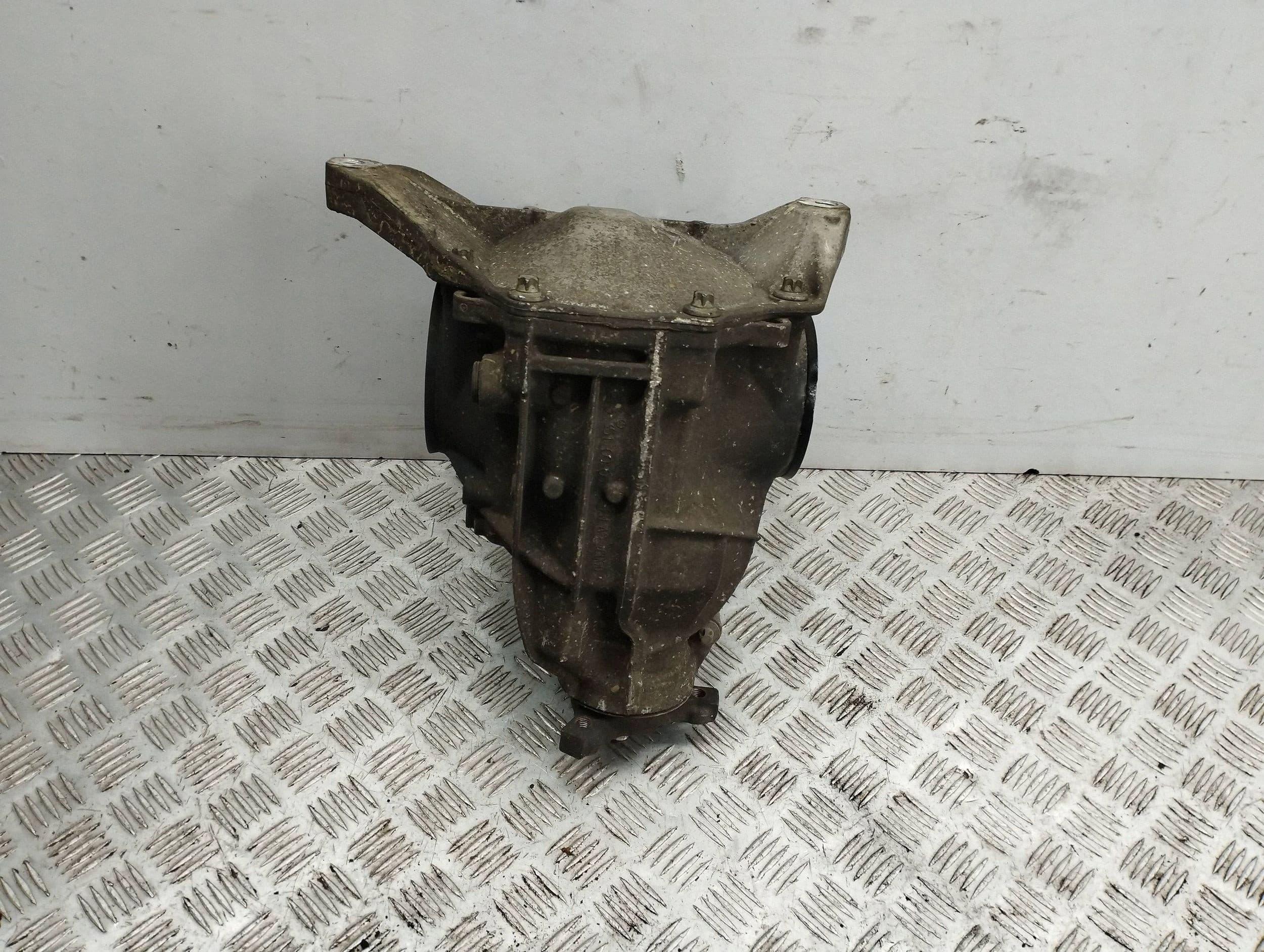 Diferencial trasero Mercedes-Benz E W213 A2133510008 usado 9