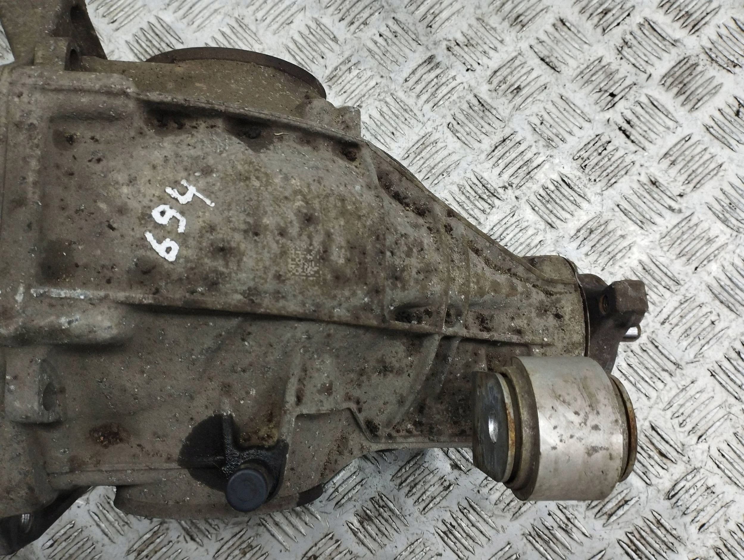 Diferencial trasero Mercedes-Benz E W213 A2133510008 usado 10