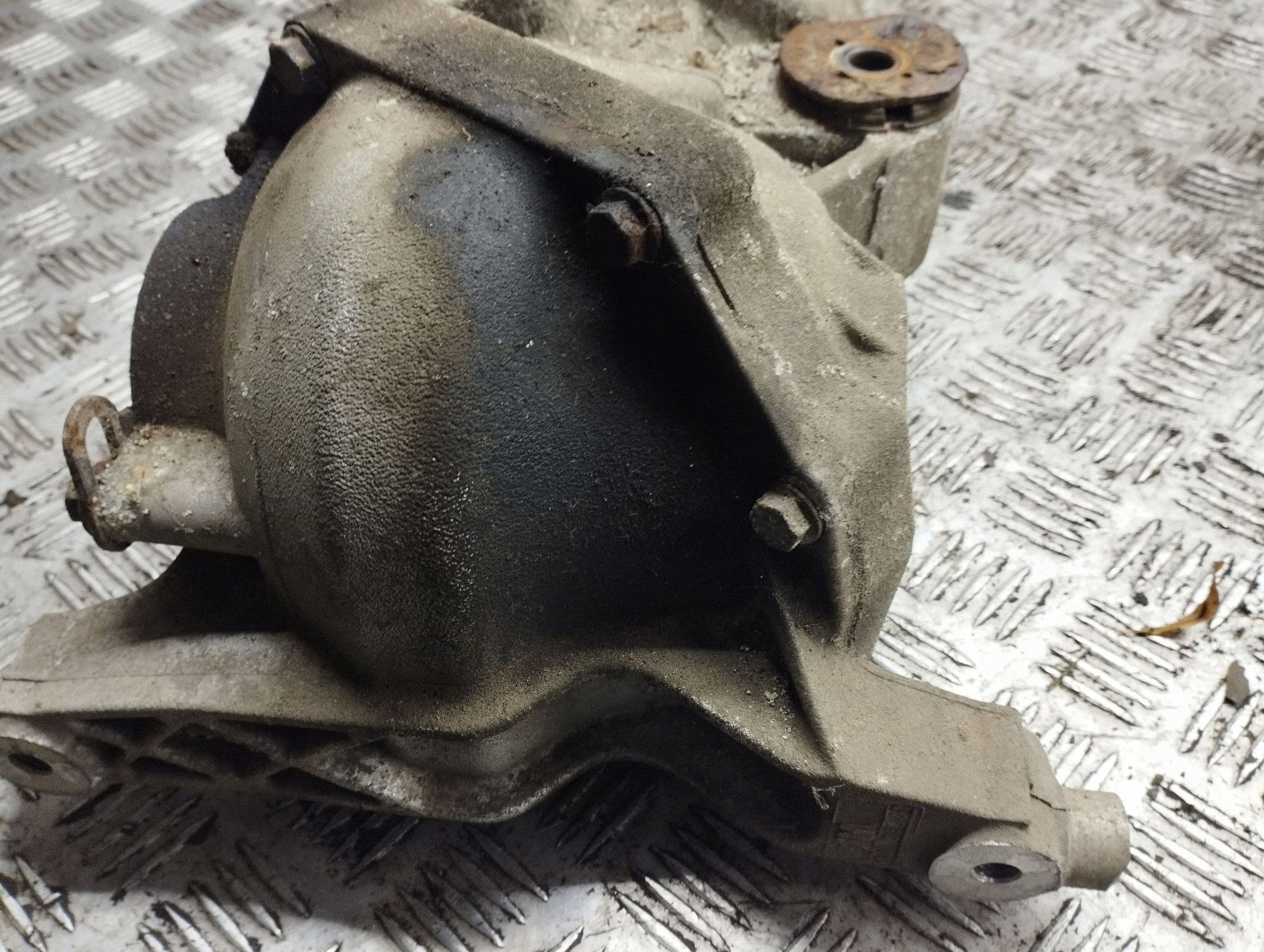 Diferencial trasero Volvo XC90 P8653553 usado 8