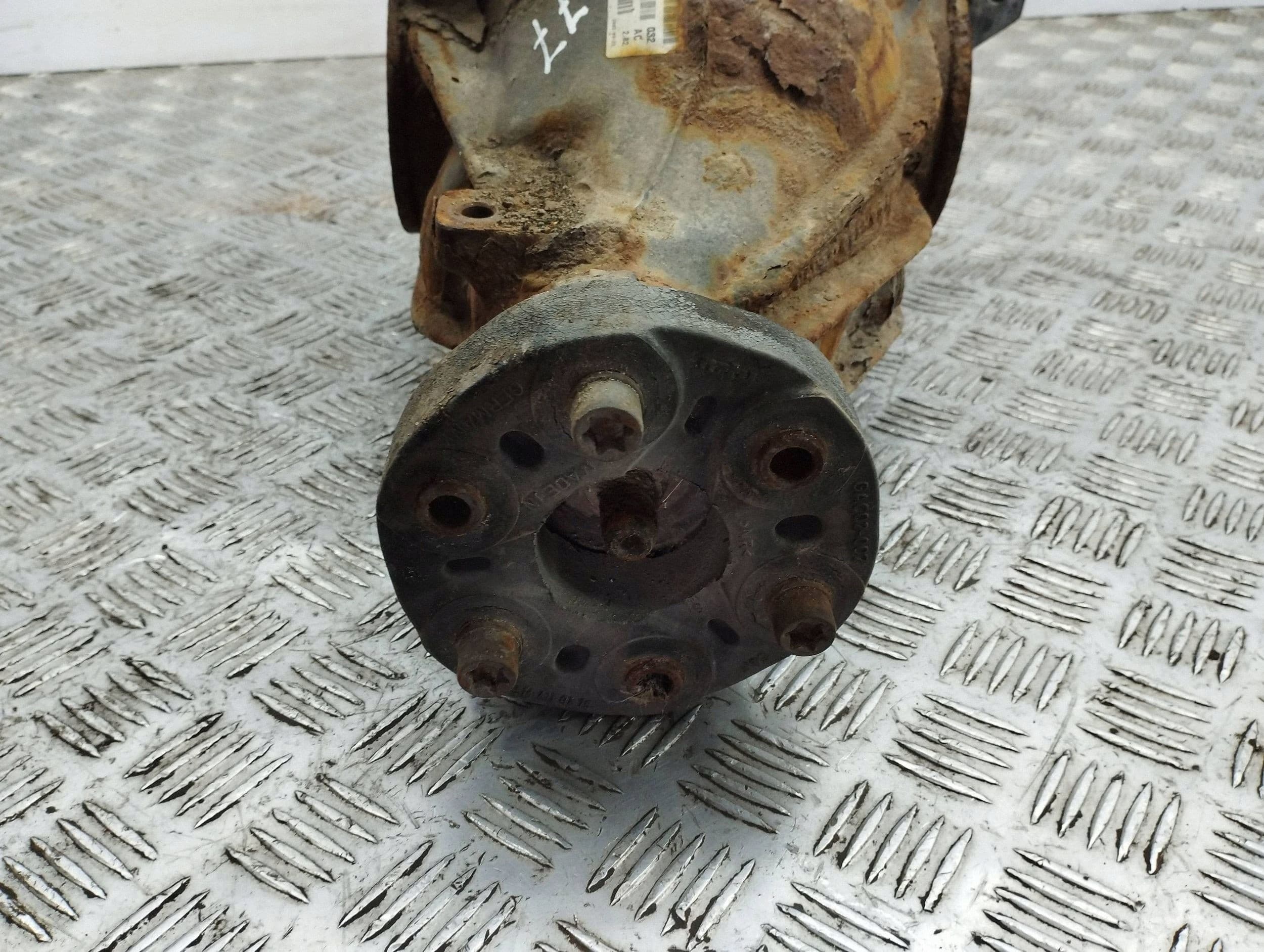 Diferencial trasero Chrysler 300 - 300C P04678032AA usado 5
