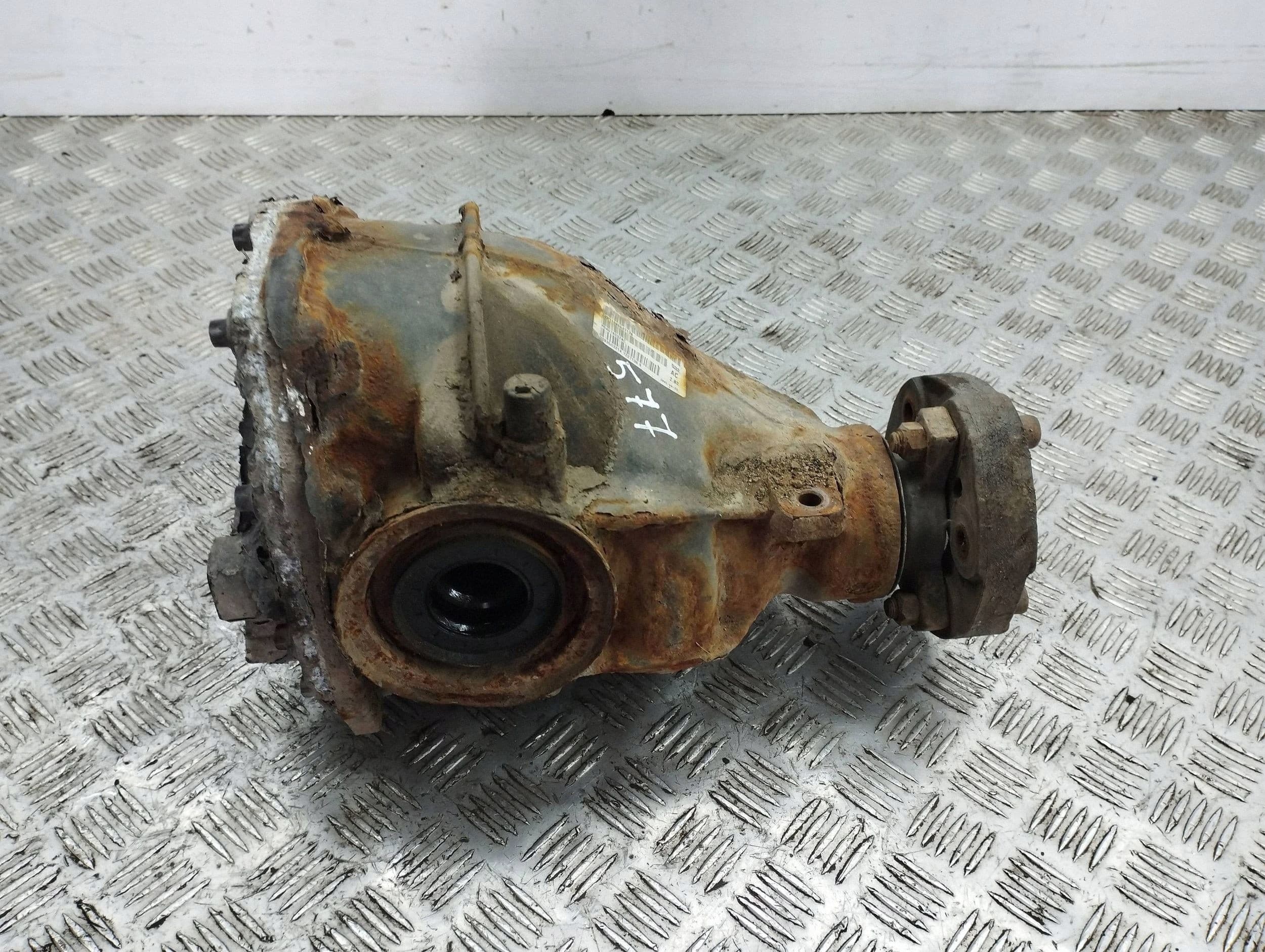 Diferencial trasero Chrysler 300 - 300C P04678032AA usado 6