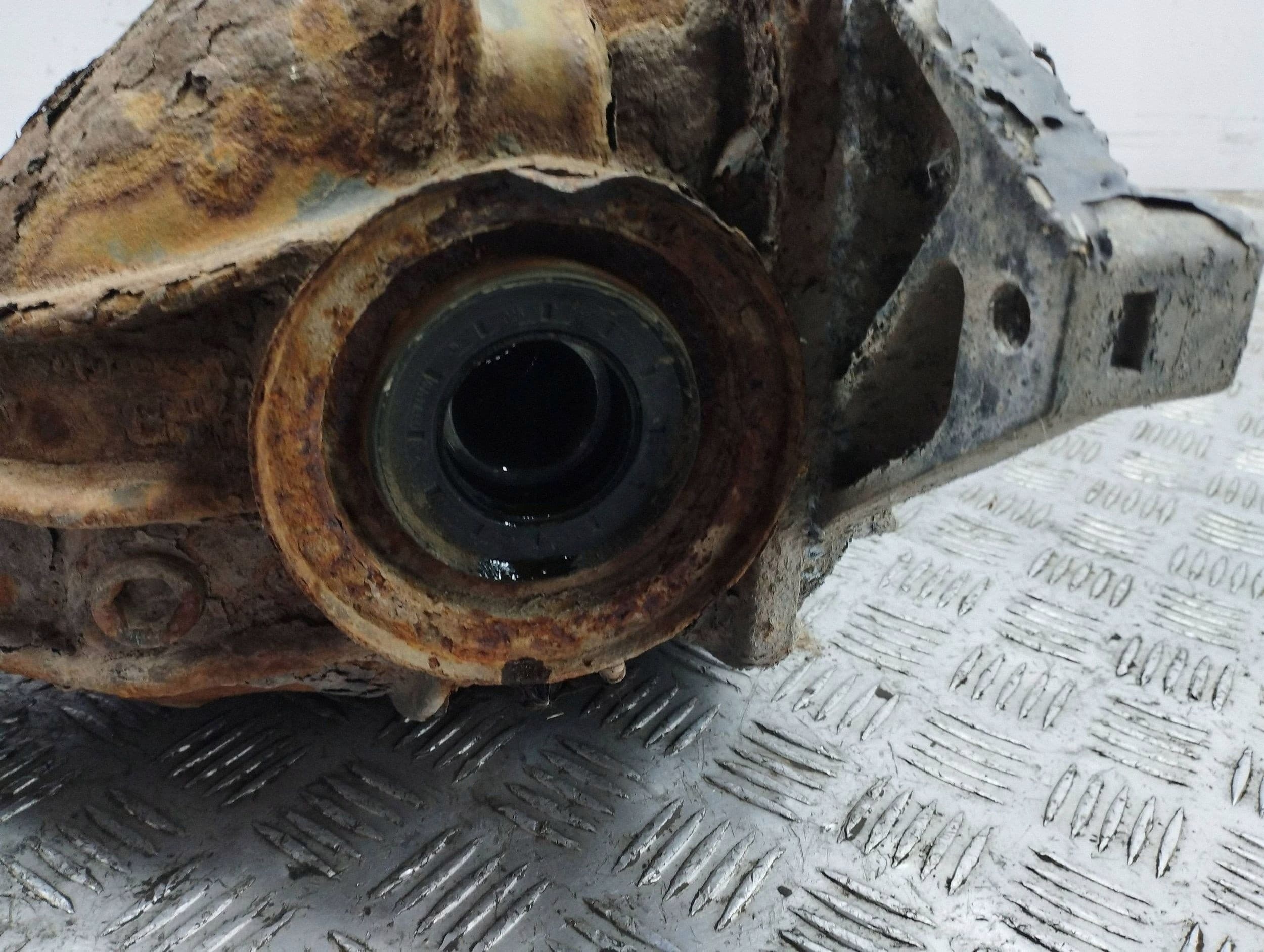 Diferencial trasero Chrysler 300 - 300C P04678032AA usado 7