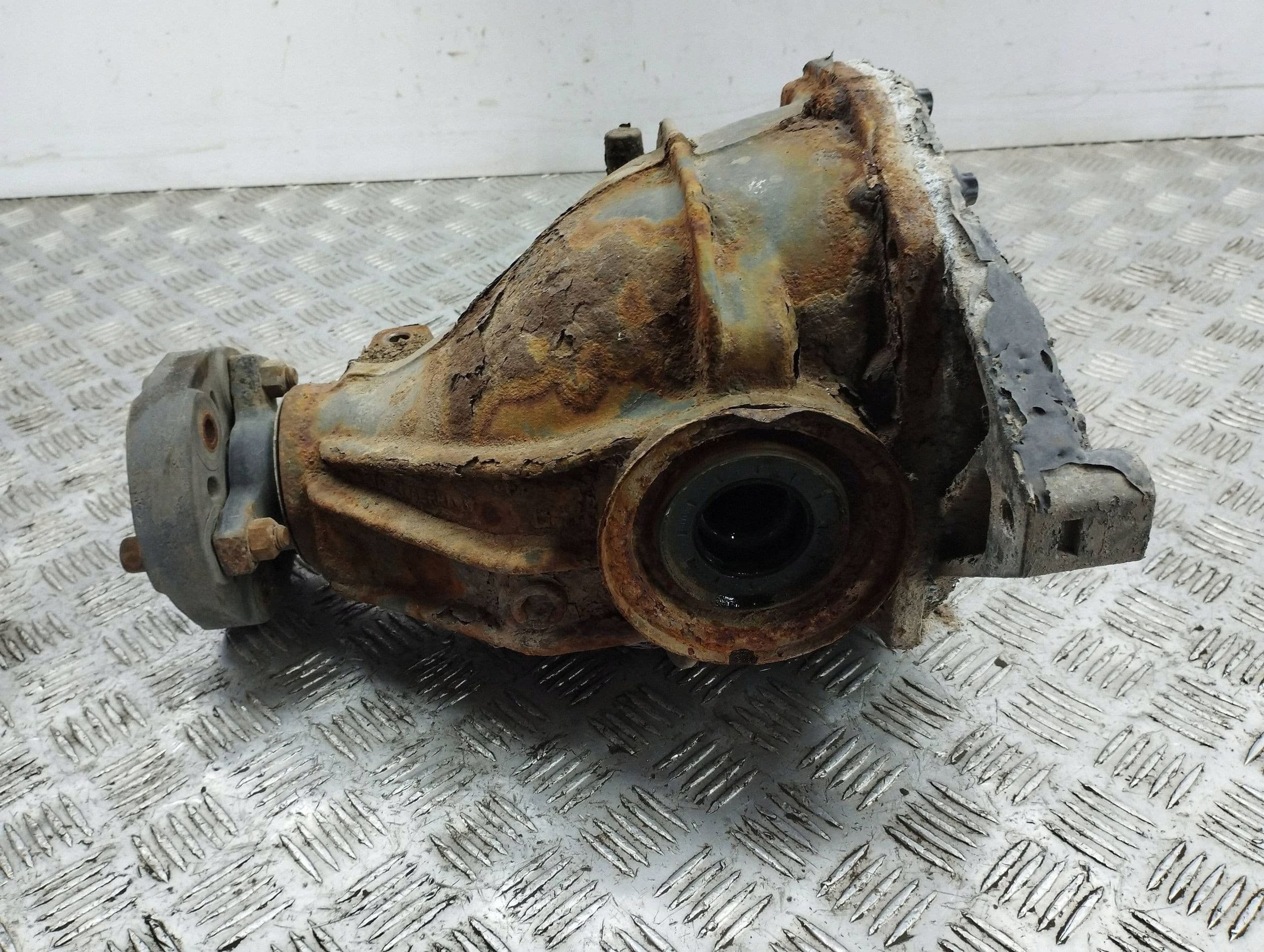 Diferencial trasero Chrysler 300 - 300C P04678032AA usado 9