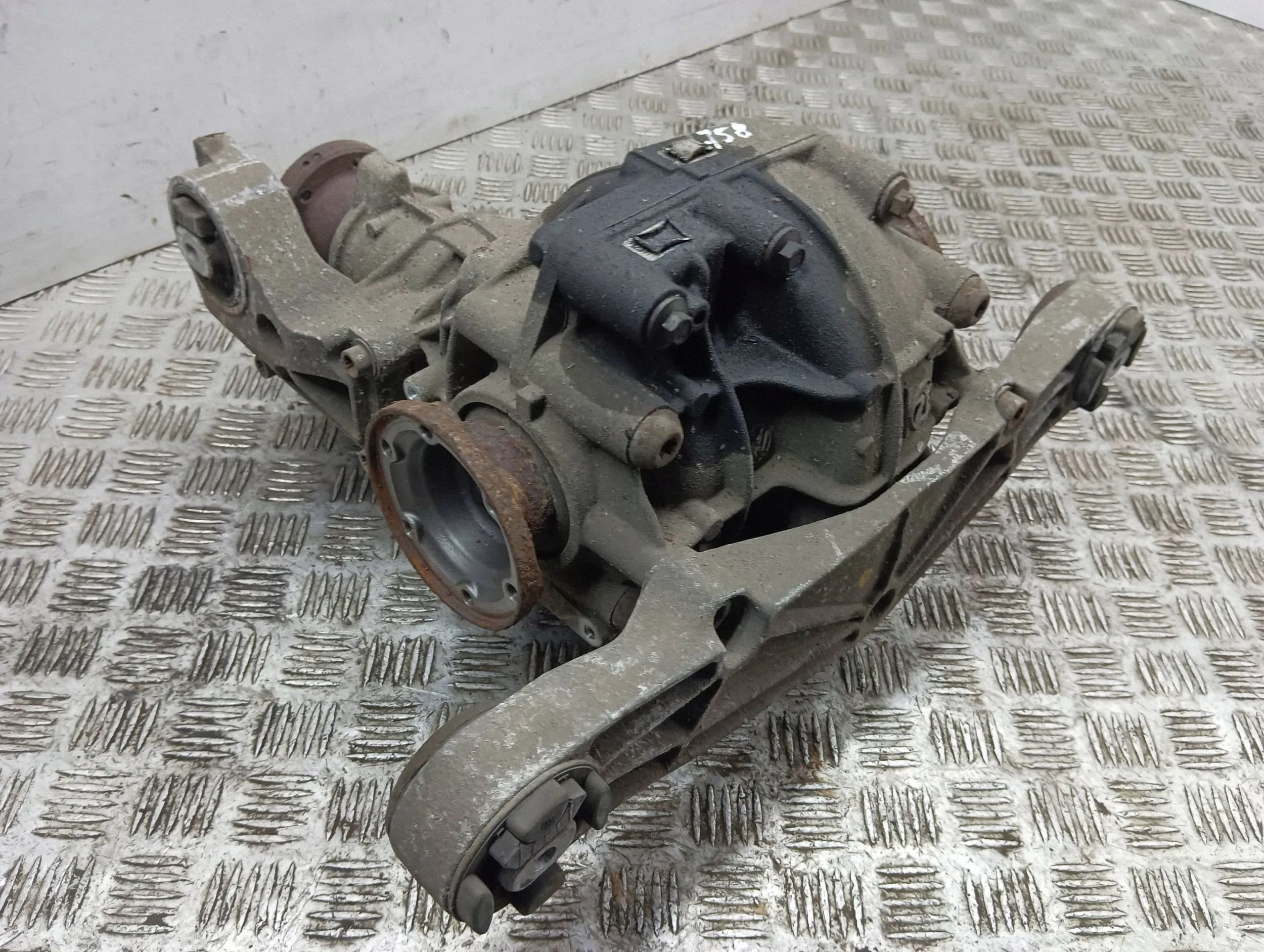 Diferencial trasero Bentley Flying Spur 0504295Q03 usado 3