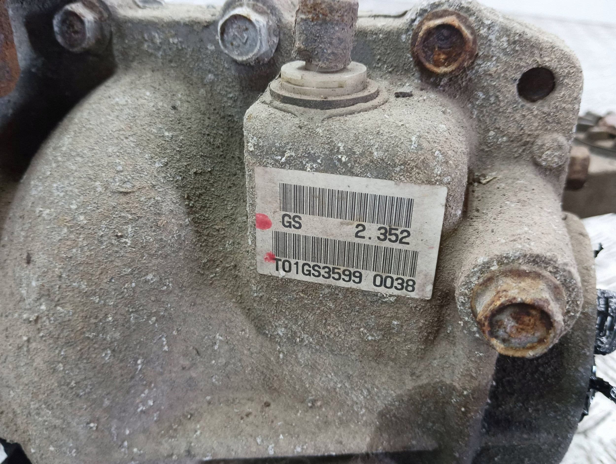 Diferencial trasero Peugeot 4007 T01GS3599 usado 2