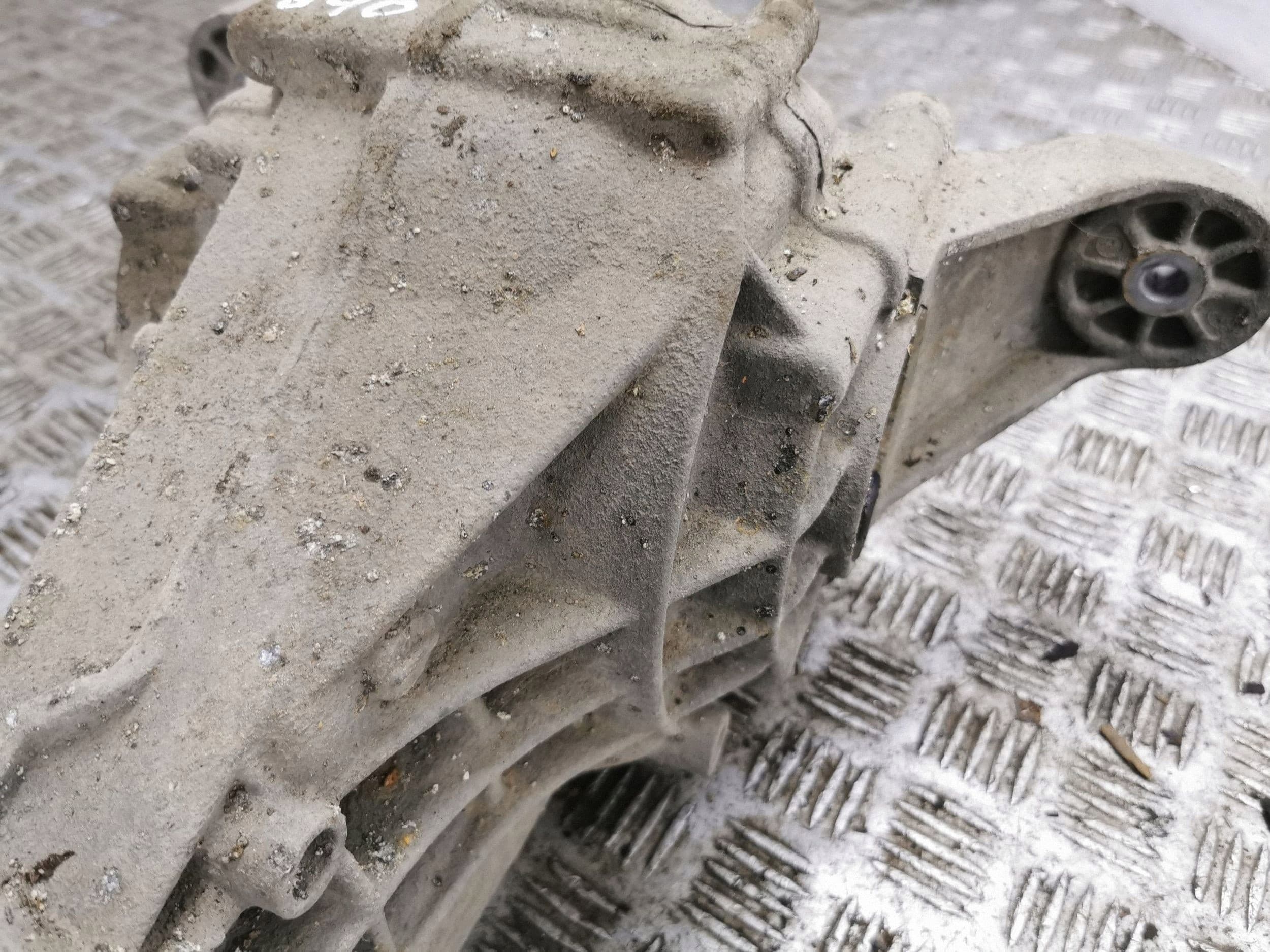 Diferencial trasero Mercedes-Benz ML W164 usado 4