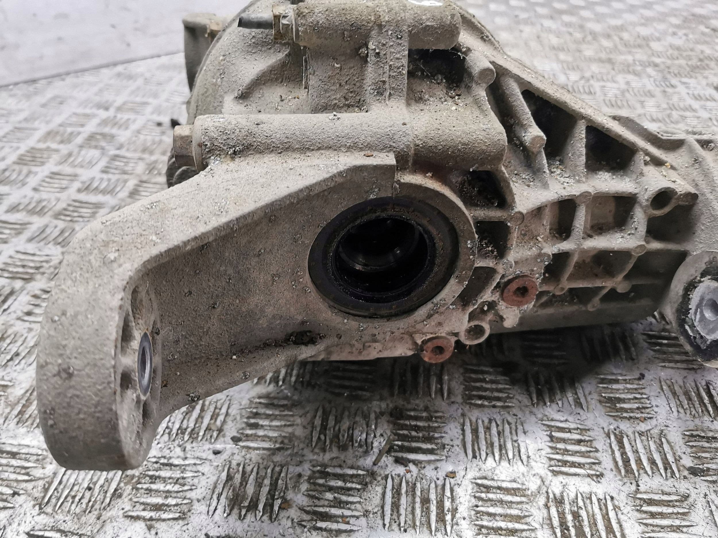 Diferencial trasero Mercedes-Benz ML W164 usado 5