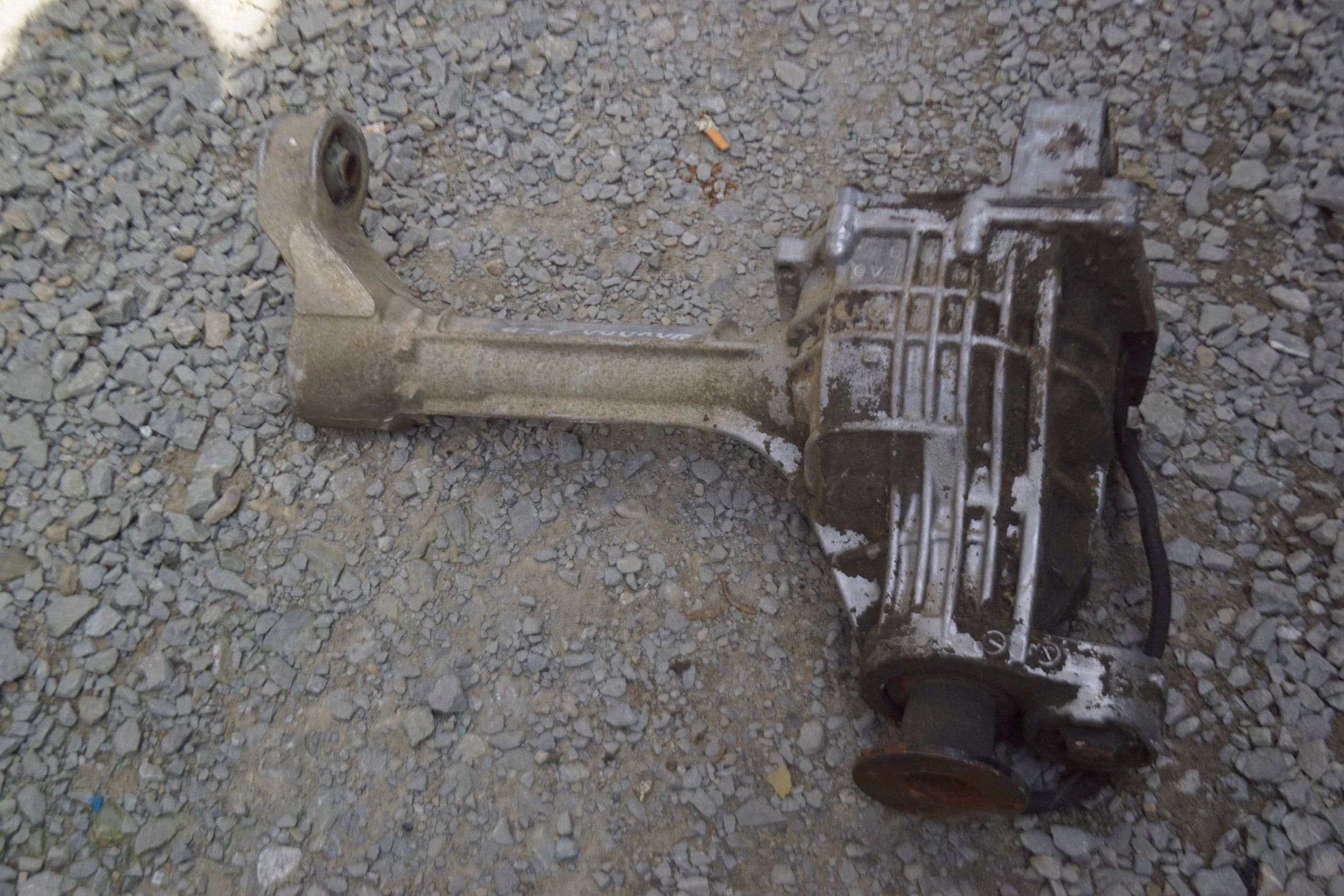 Puente Diferencial Delantero Nissan Navara D40 2.5 DCI usado 5