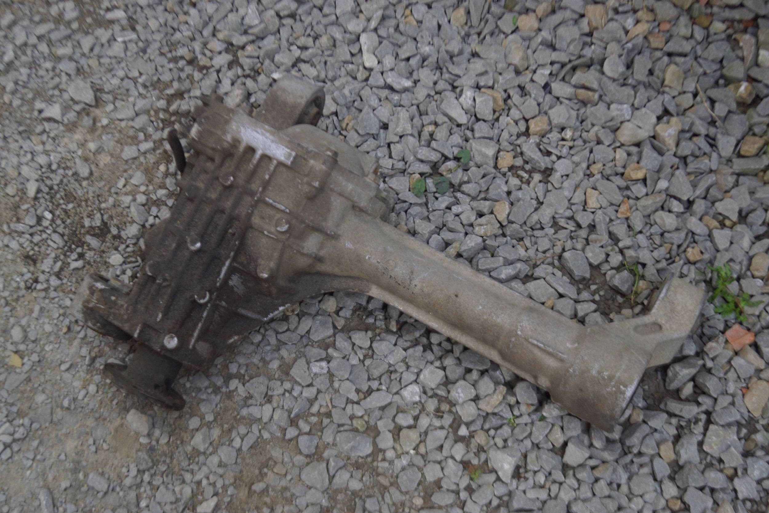 Puente Diferencial Delantero Nissan Navara D40 2.5 DCI usado 9