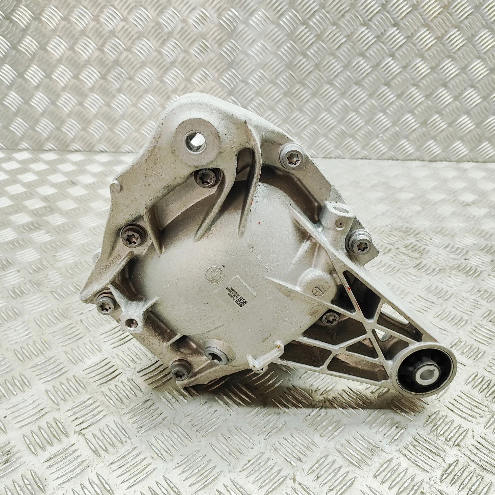 Reductor trasero BMW X6 (G06) 8839460 37682207 3.0L 250 kW 2023 usado 4