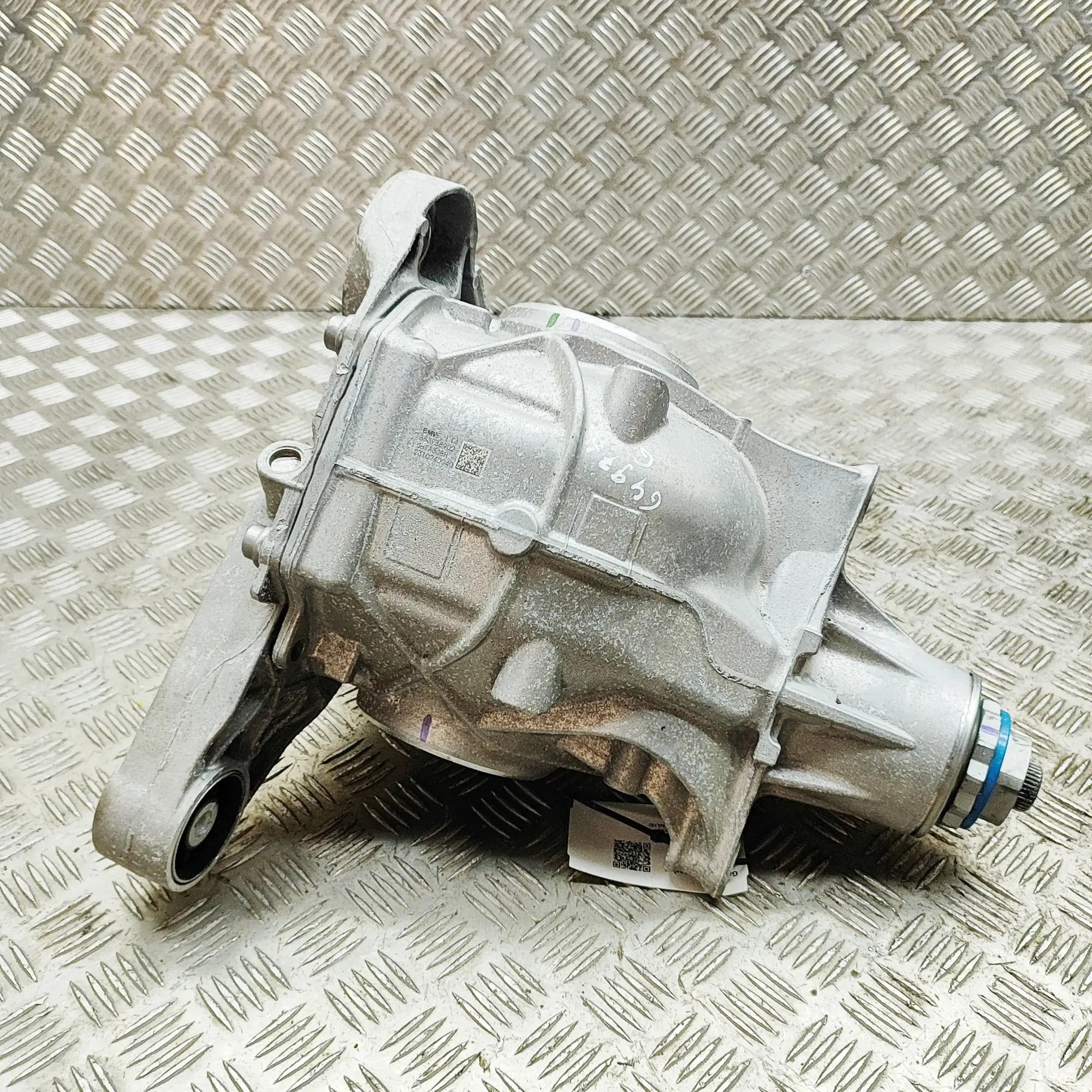 Reductor trasero BMW X6 (G06) 8839460 37682207 3.0L 250 kW 2023 usado 5