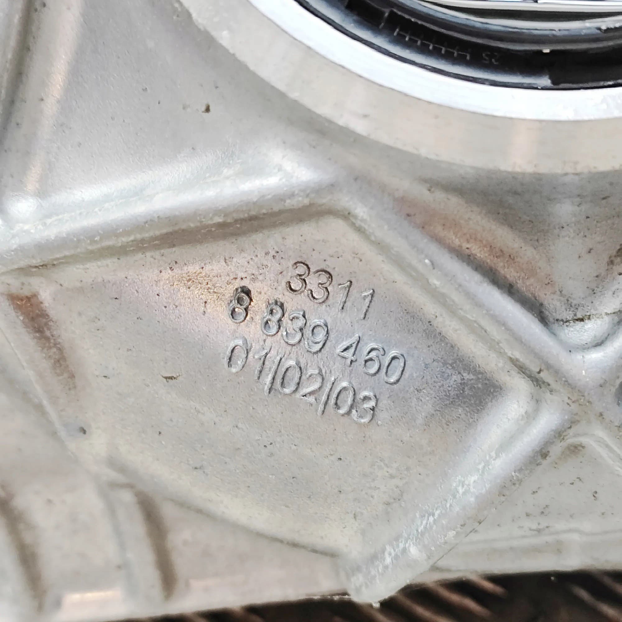 Reductor trasero BMW X6 (G06) 8839460 37682207 3.0L 250 kW 2023 usado 8