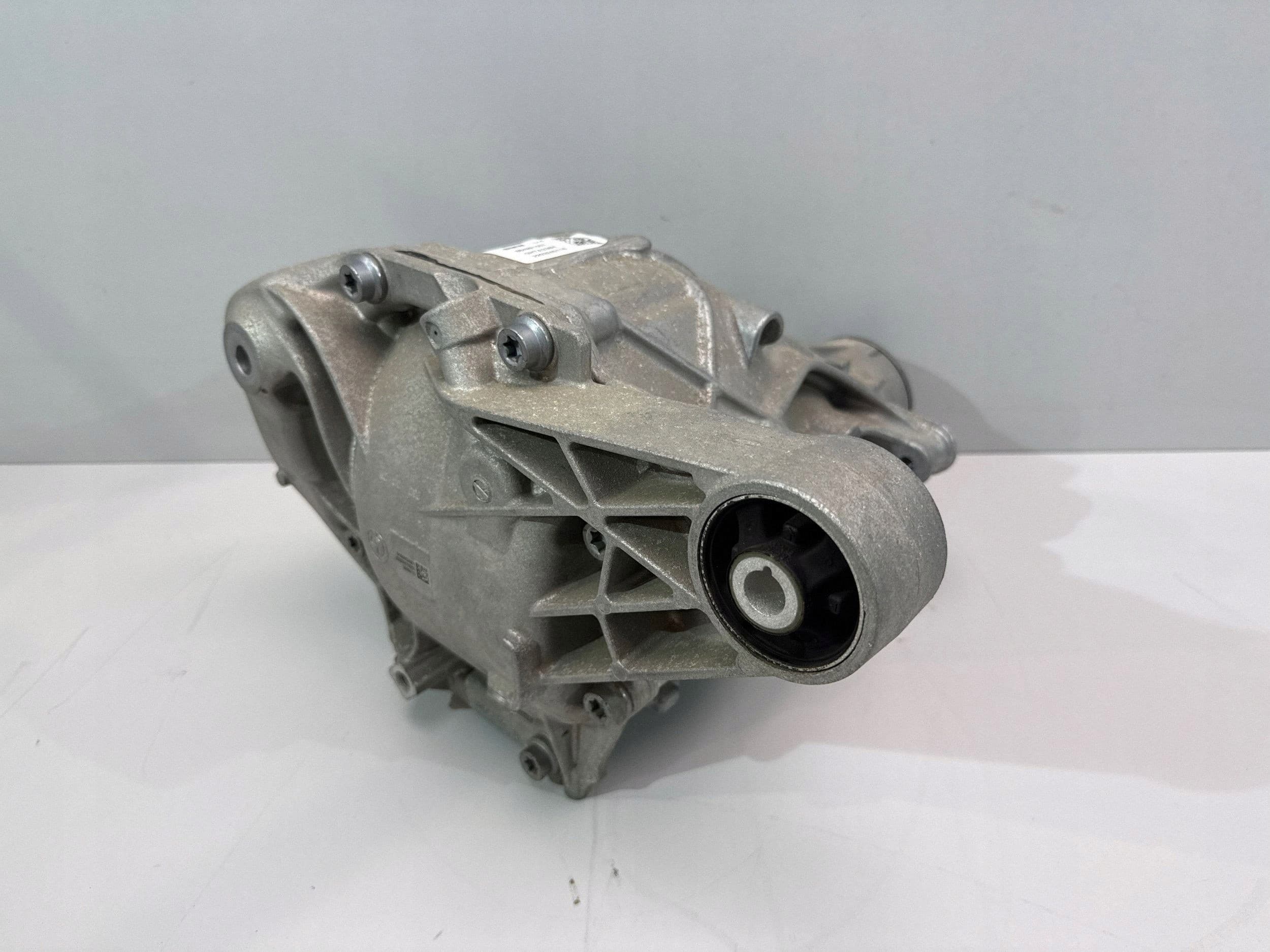 Diferencial Trasero BMW X5 G05 X6 G06 8849915 2200 km usado 3