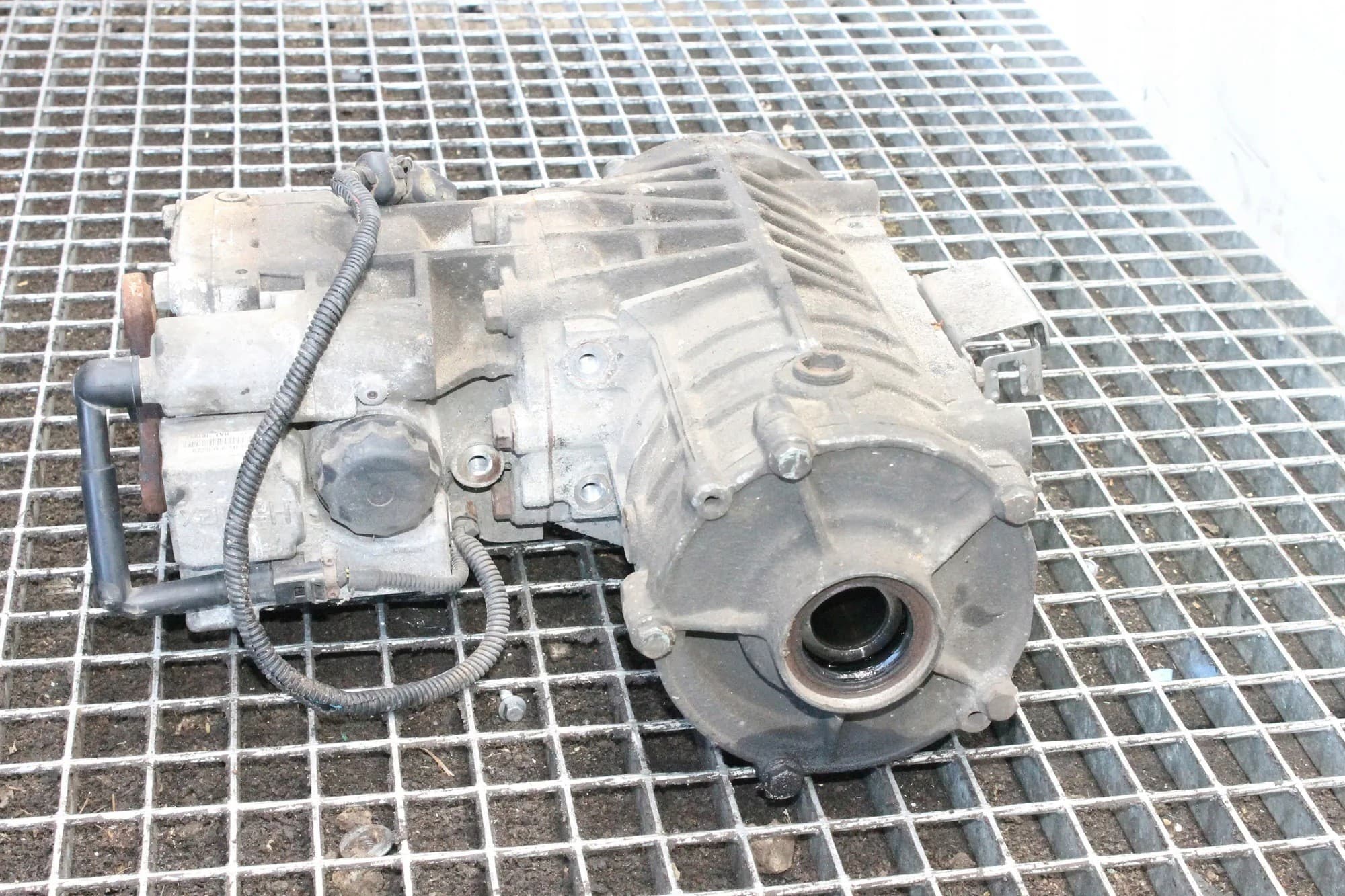Reductor Trasero Audi TT (8N3) 02D525010AE 1.8L 165kW 2004 usado 3