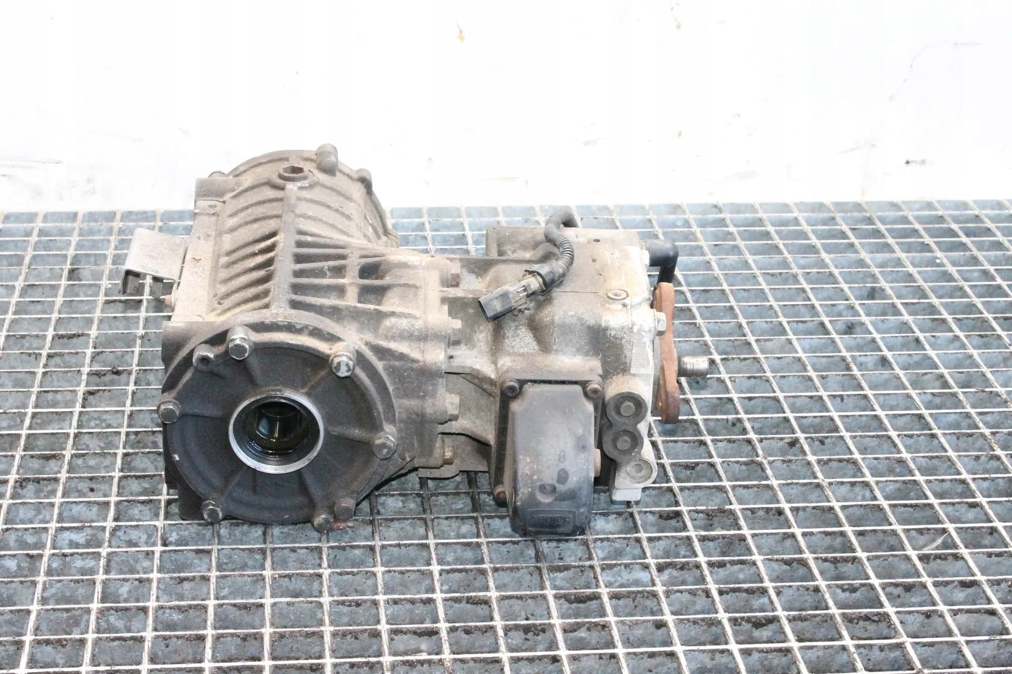 Reductor Trasero Audi TT (8N3) 02D525010AE 1.8L 165kW 2004 usado 4