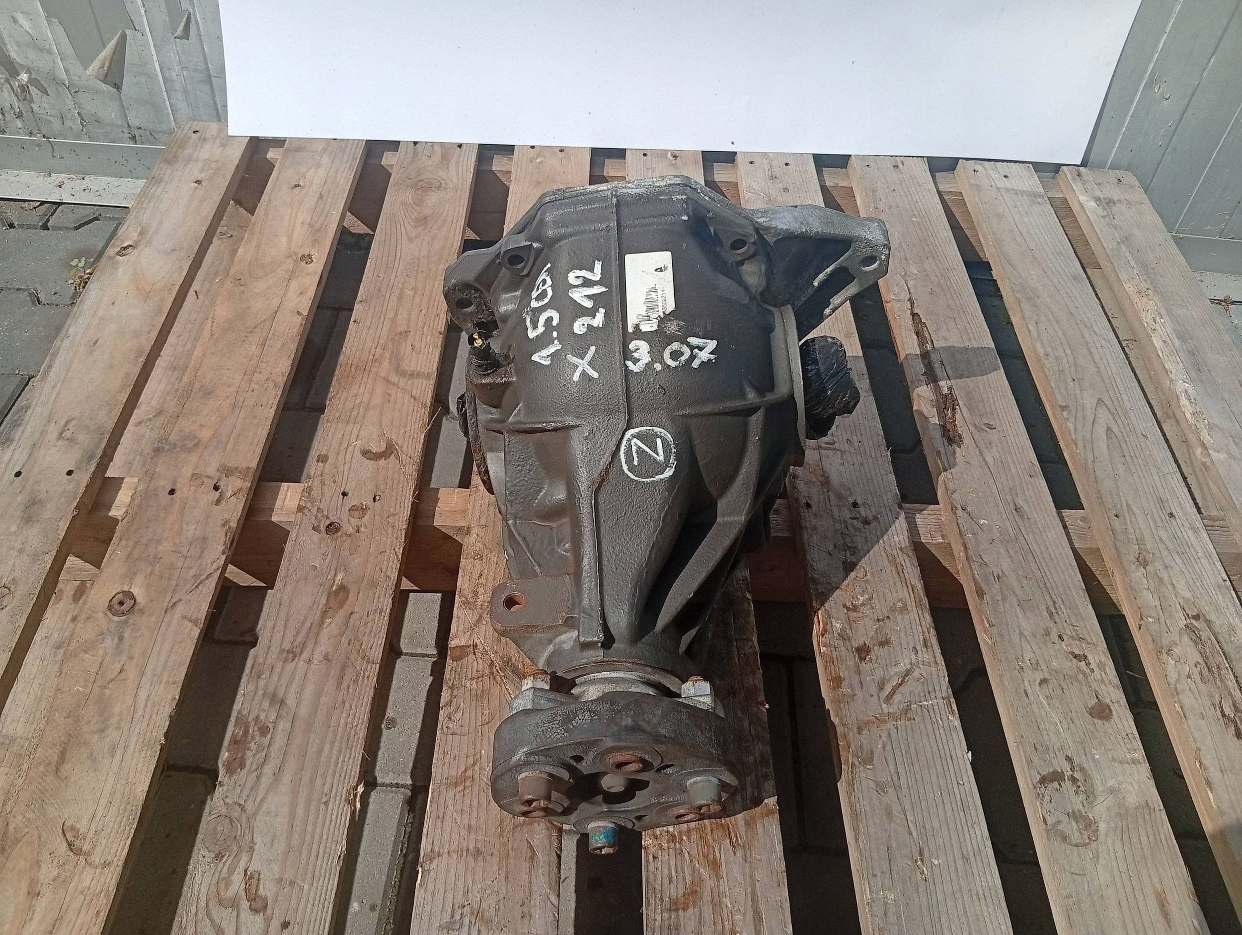 Diferencial trasero puente Mercedes E W212 3.07 2043510408 usado 2