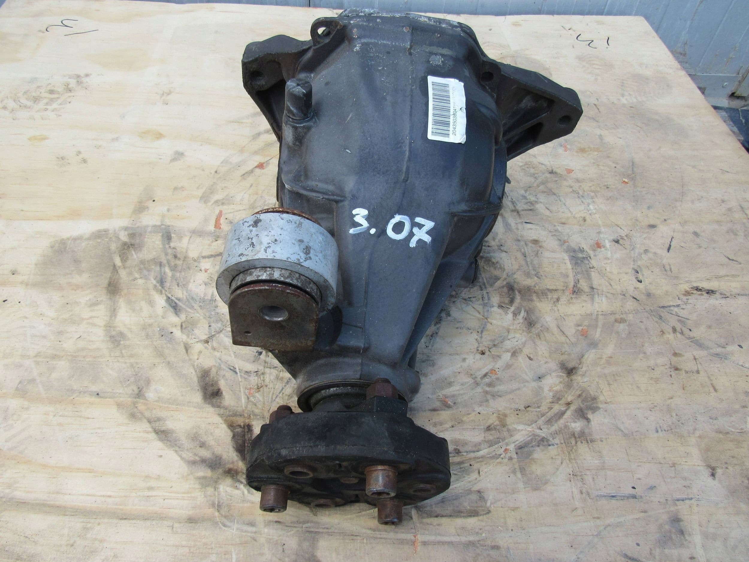 Diferencial trasero puente Mercedes C W204 3.07 2043510308 usado 4