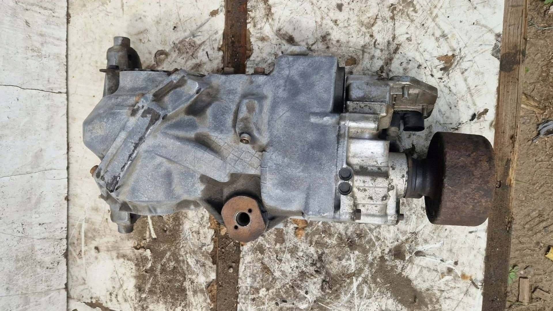 Diferencial trasero Volvo XC90 0030700003 usado 3