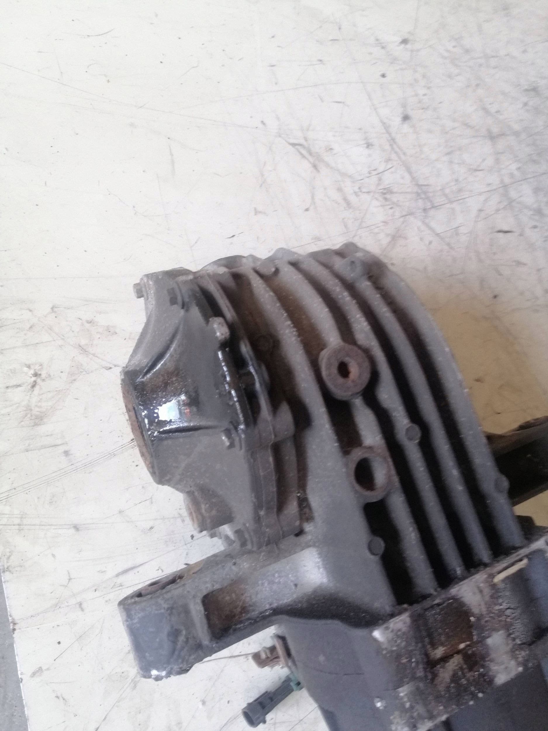 Puente Diferencial Trasero Fiat Freemont 05146768AB usado 7