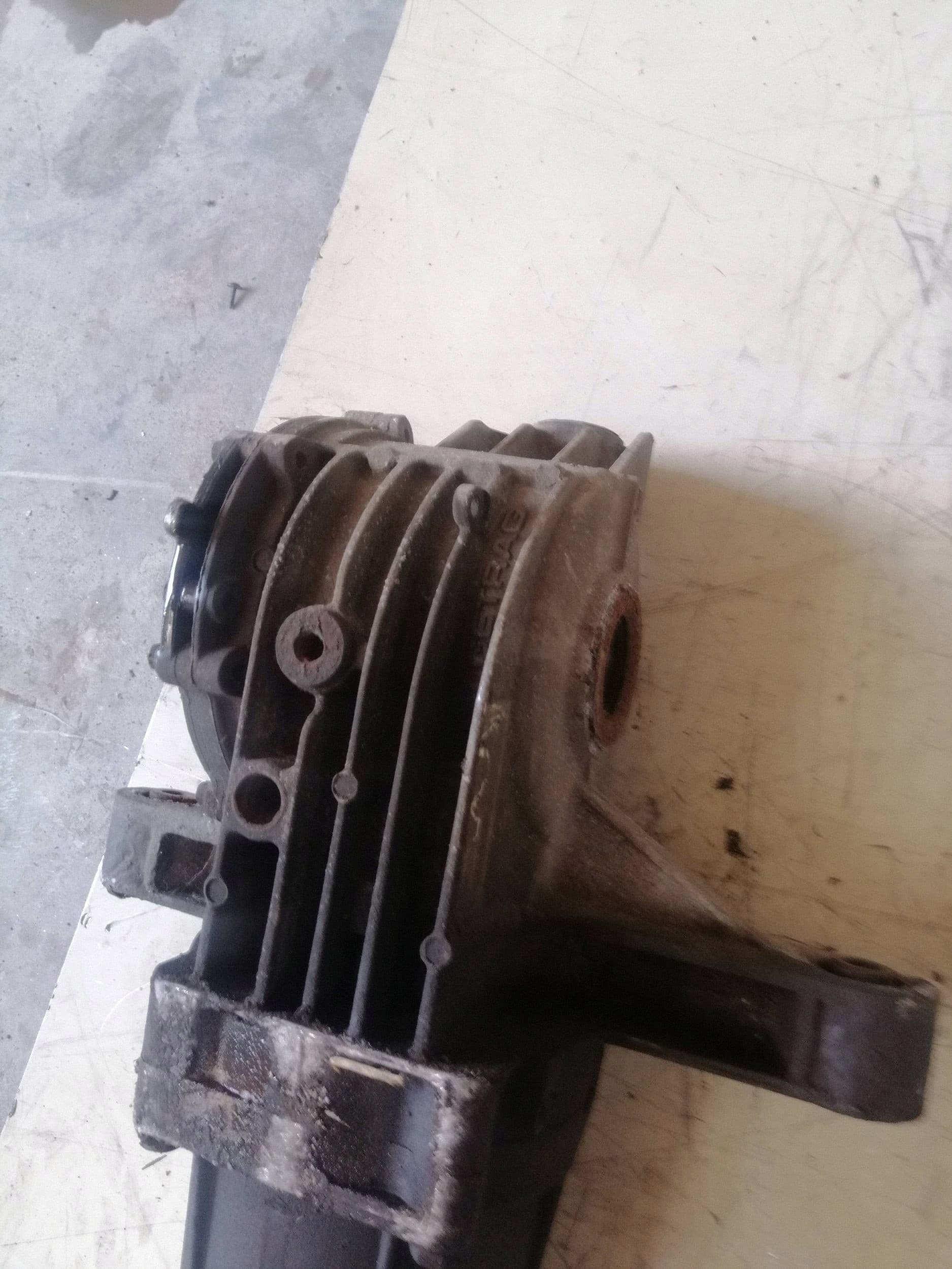 Puente Diferencial Trasero Fiat Freemont 05146768AB usado 8