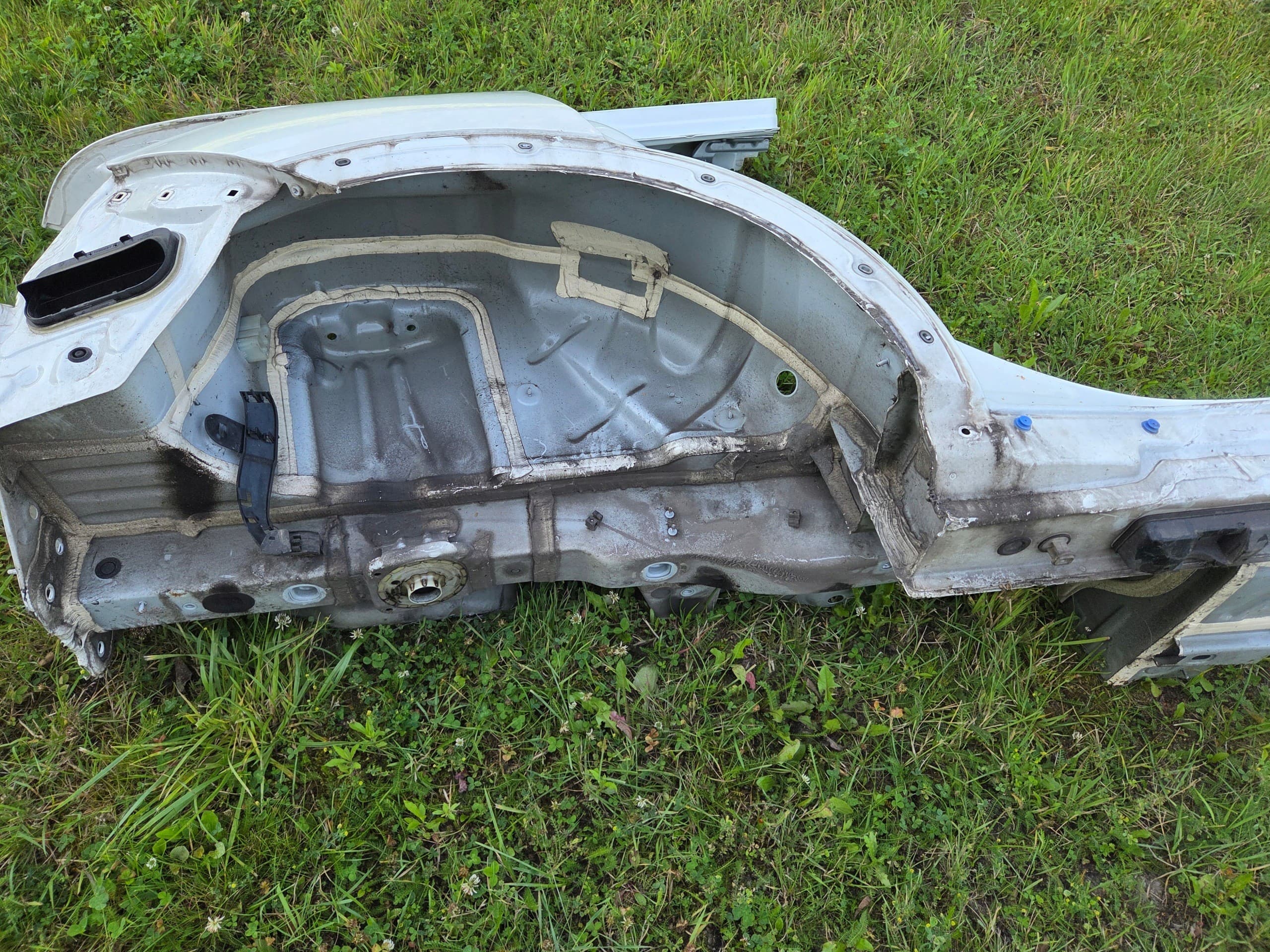 Aleta Trasera Derecha Blanco Perla Qab Infiniti Q30 QX30 usado 9