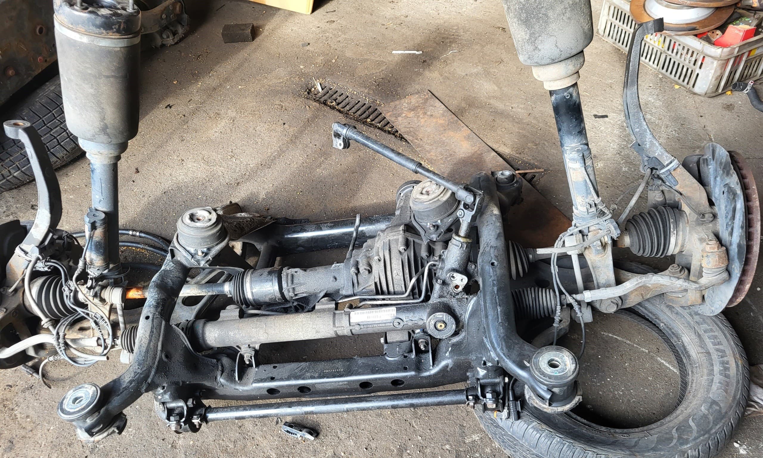 Puente delantero diferencial Mercedes ML W164 X164 3.45 OE usado