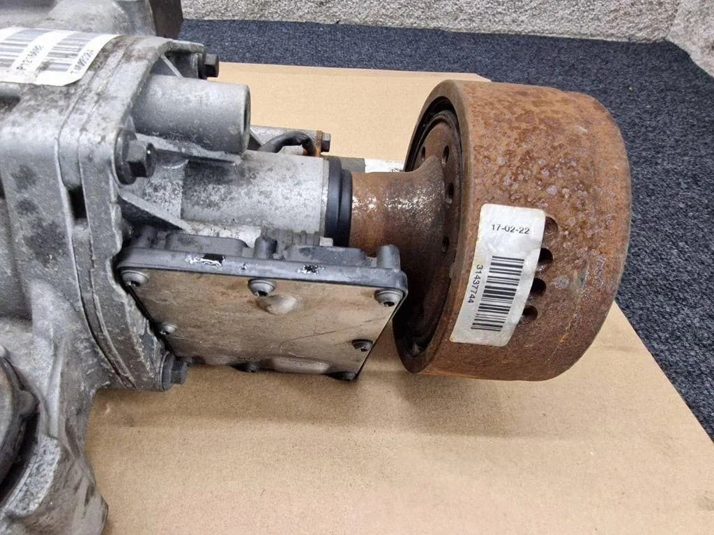 Reductor trasero Volvo XC90 II 4585384 2.0L diésel 173kW 2018 usado 2