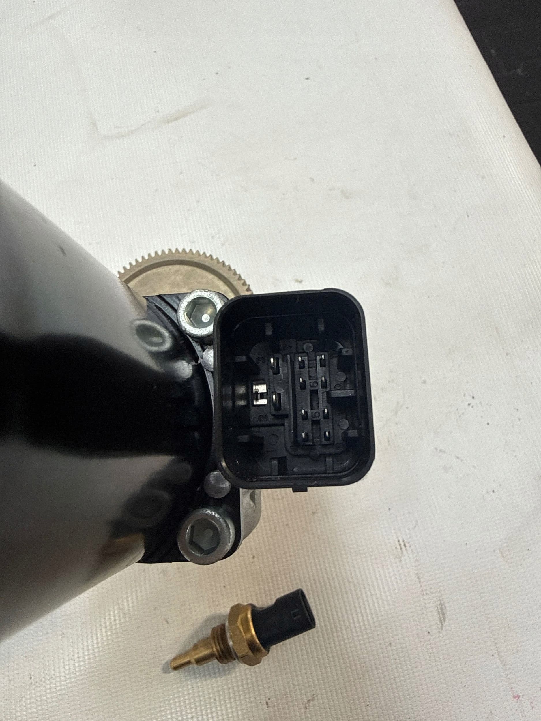 Diferencial delantero BMW M2 G87 10493324 usado 6