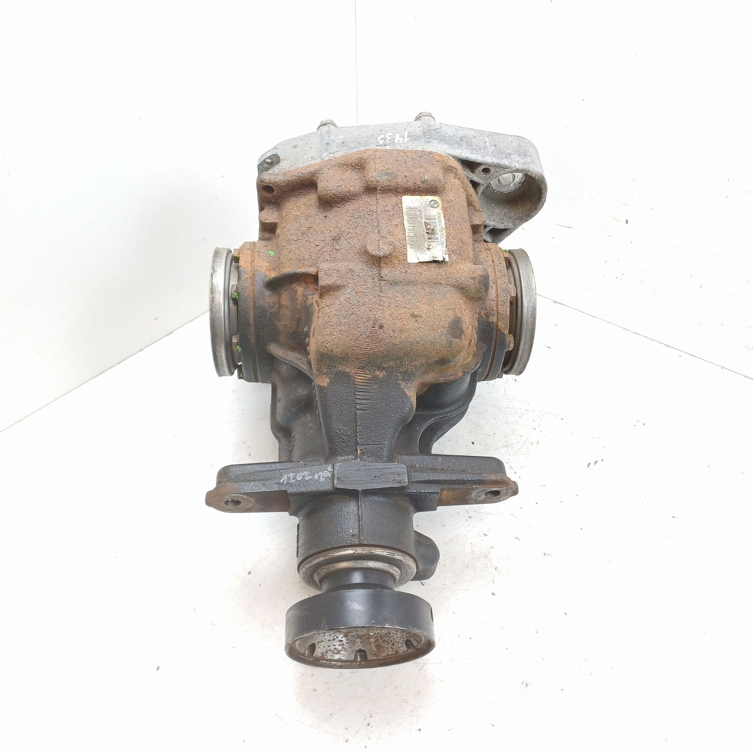 Diferencial trasero BMW M5 2005 2282602 usado 9