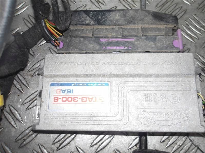Instalación de Glp Stag-300-6 ISA2 para Audi A6 C5 2.4 V6 usado 2