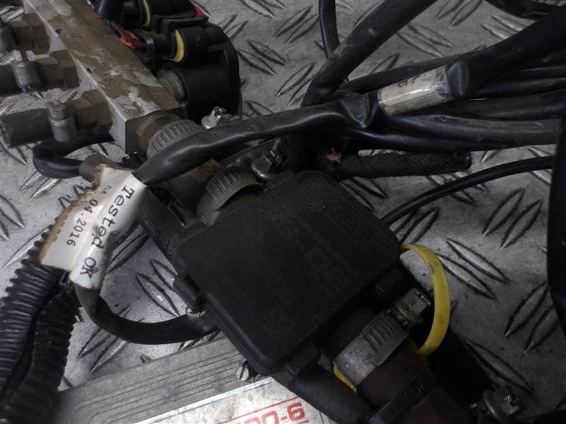 Instalación de Glp Stag-300-6 ISA2 para Audi A6 C5 2.4 V6 usado 5