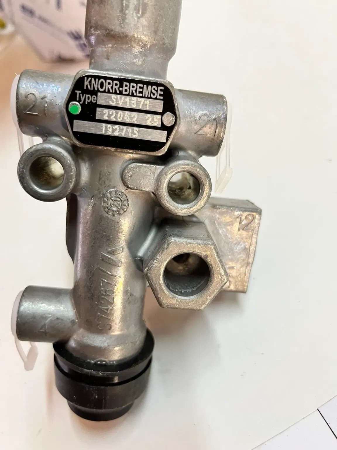 Válvula de Airbag Knorr-Bremse I92715 nuevo 2