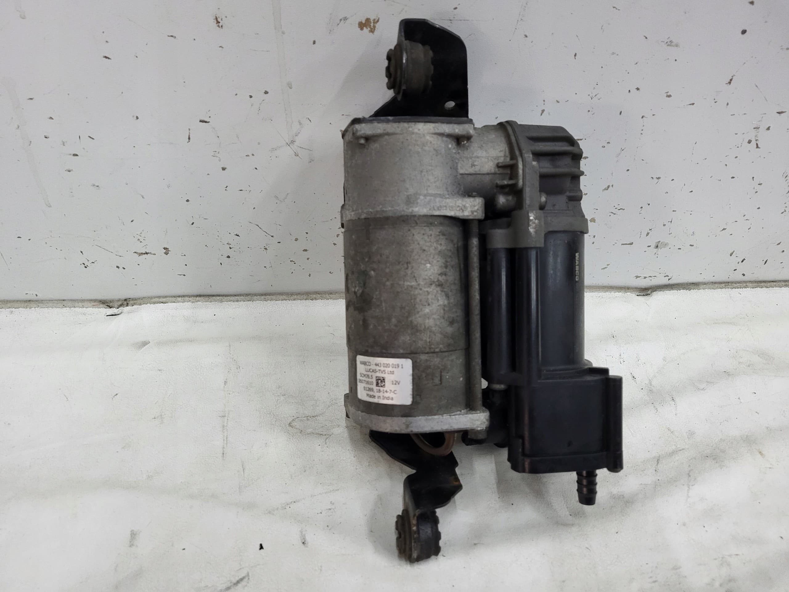 Compresor de Suspensión Mercedes W205 W213 W253 A2053200104 usado 4
